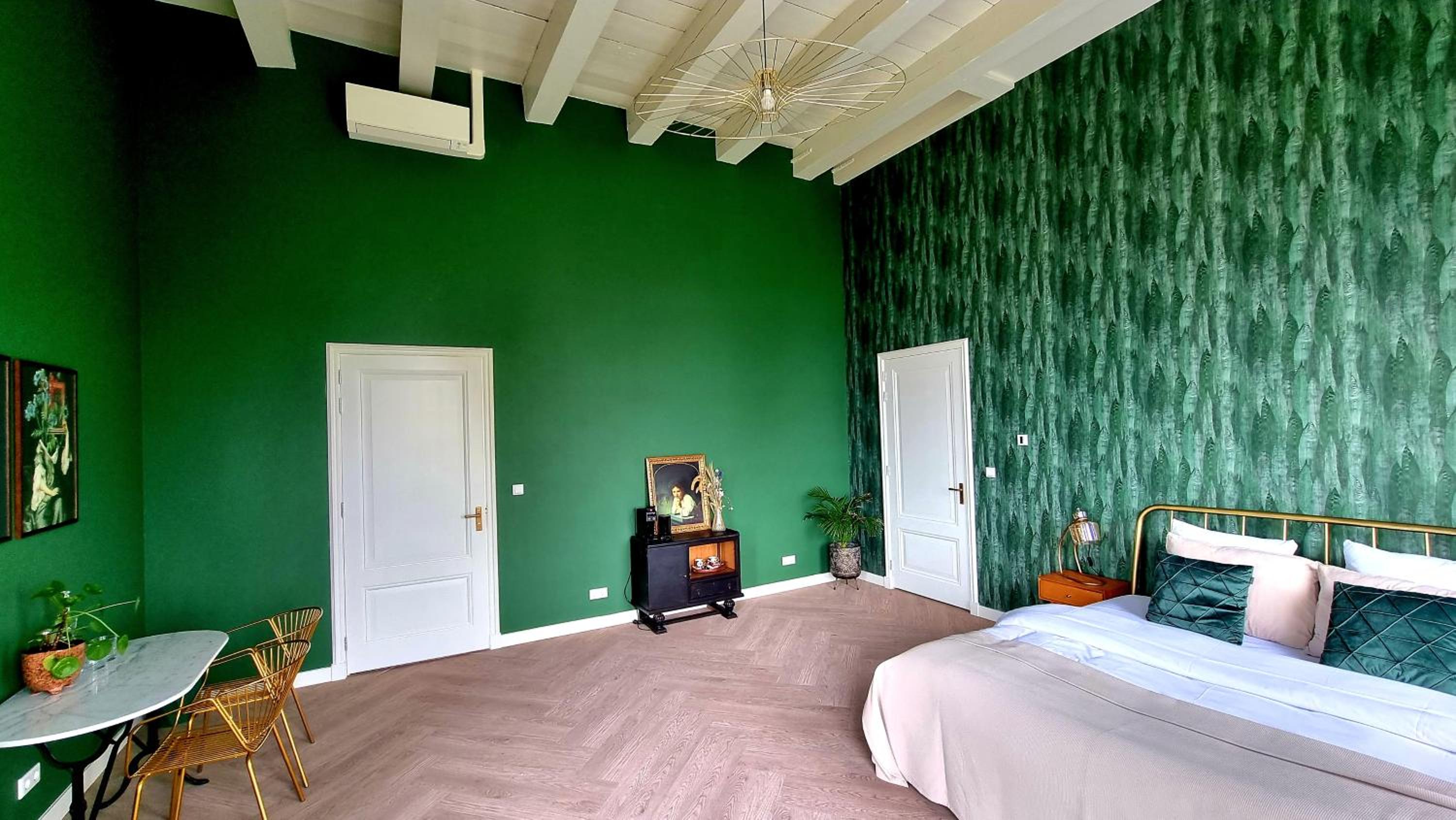 Superior King Room photo 2