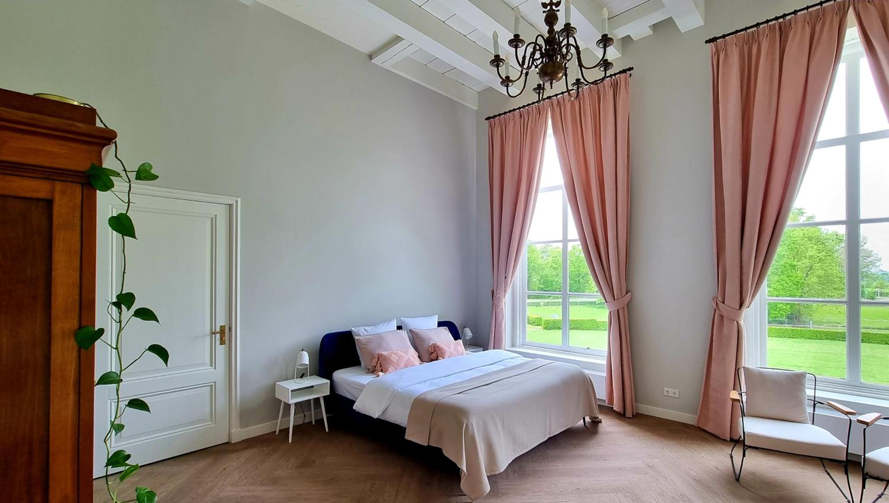 Deluxe King Room photo 1