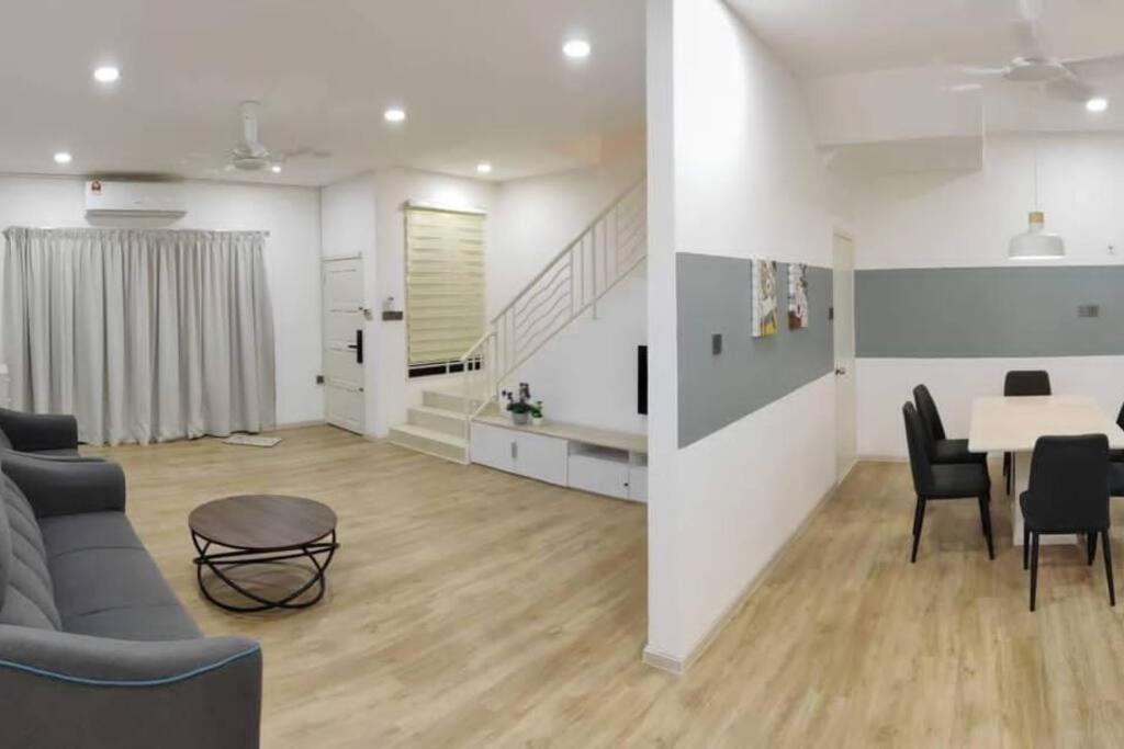 Four-Bedroom House photo 1