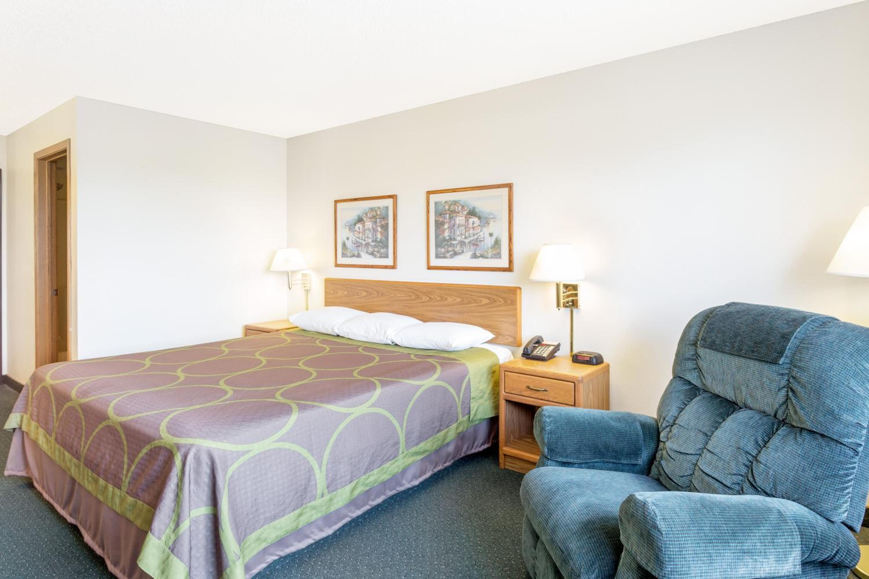Budget Single KING Room photo 3