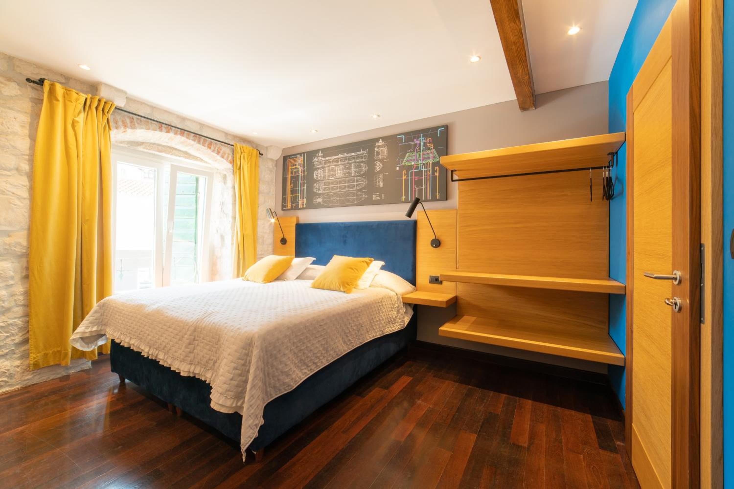 Deluxe Double Room - Photo 20