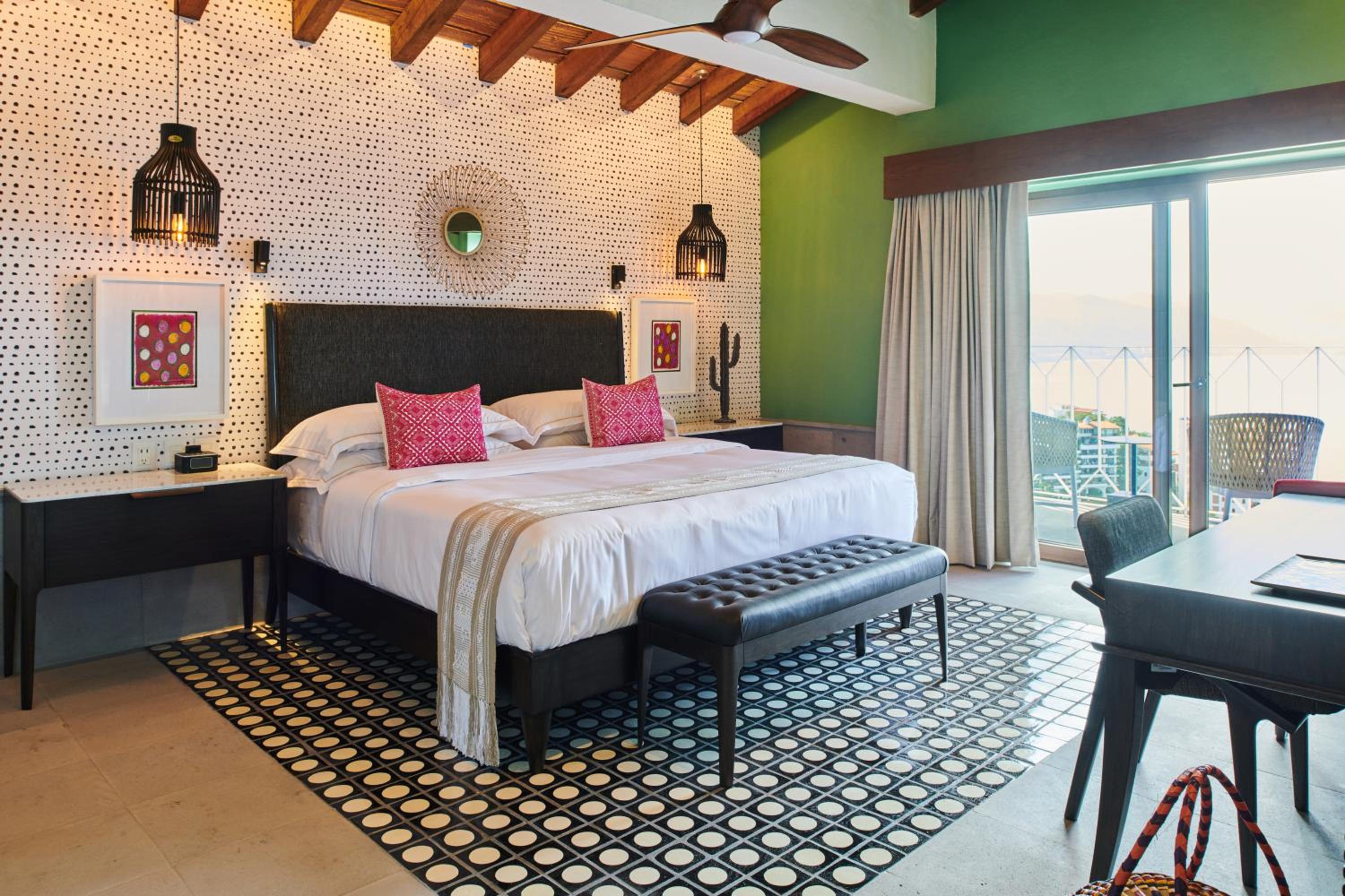 Deluxe Suite - Photo 7