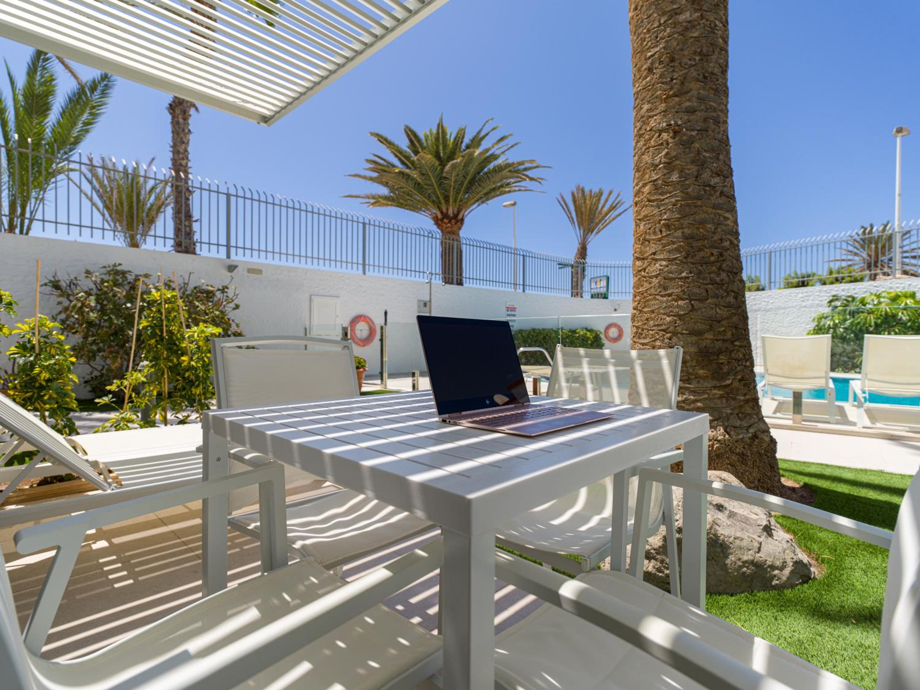 Apartment with Pool View  photo 2