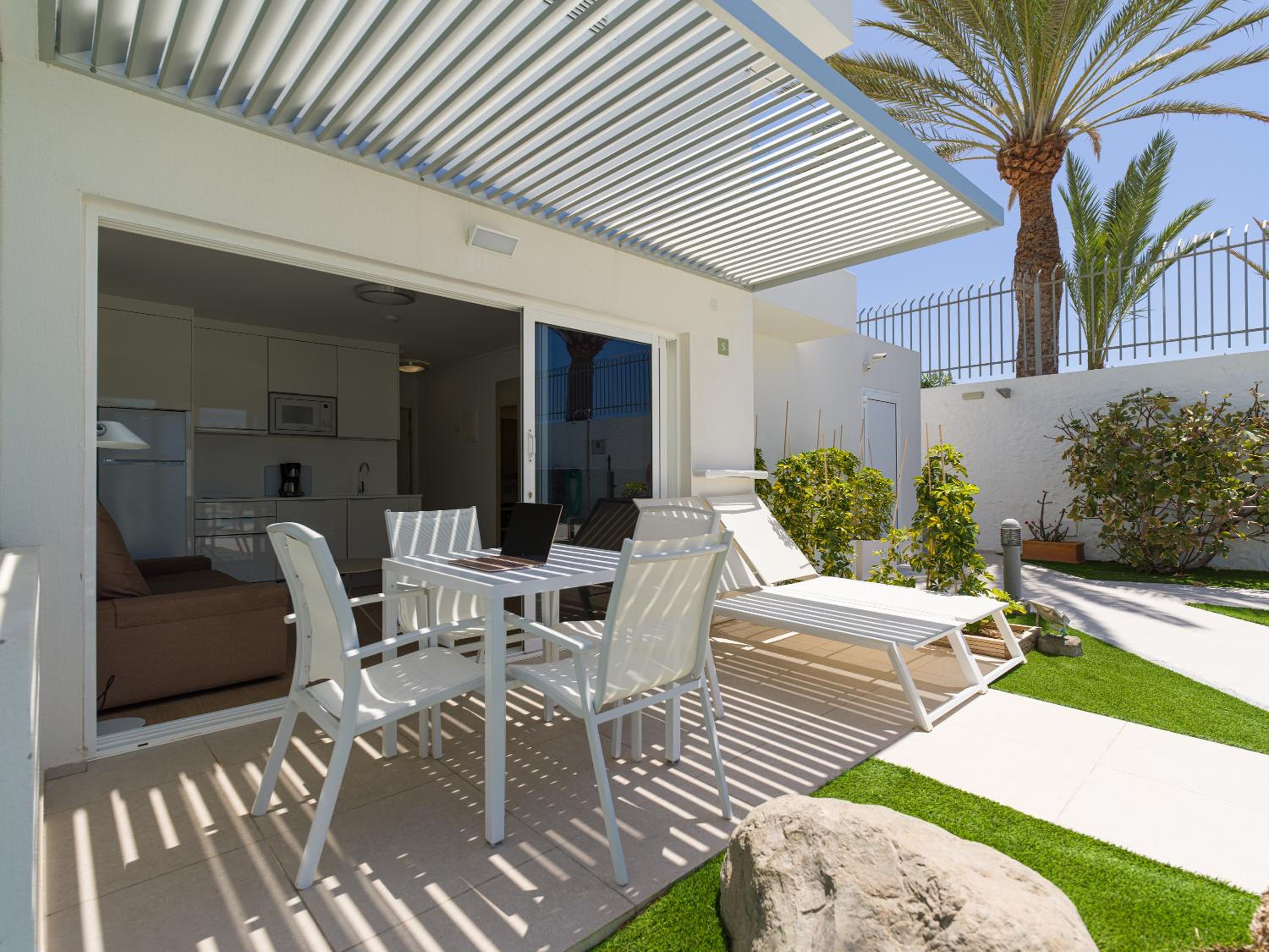 Apartment with Pool View  photo 1