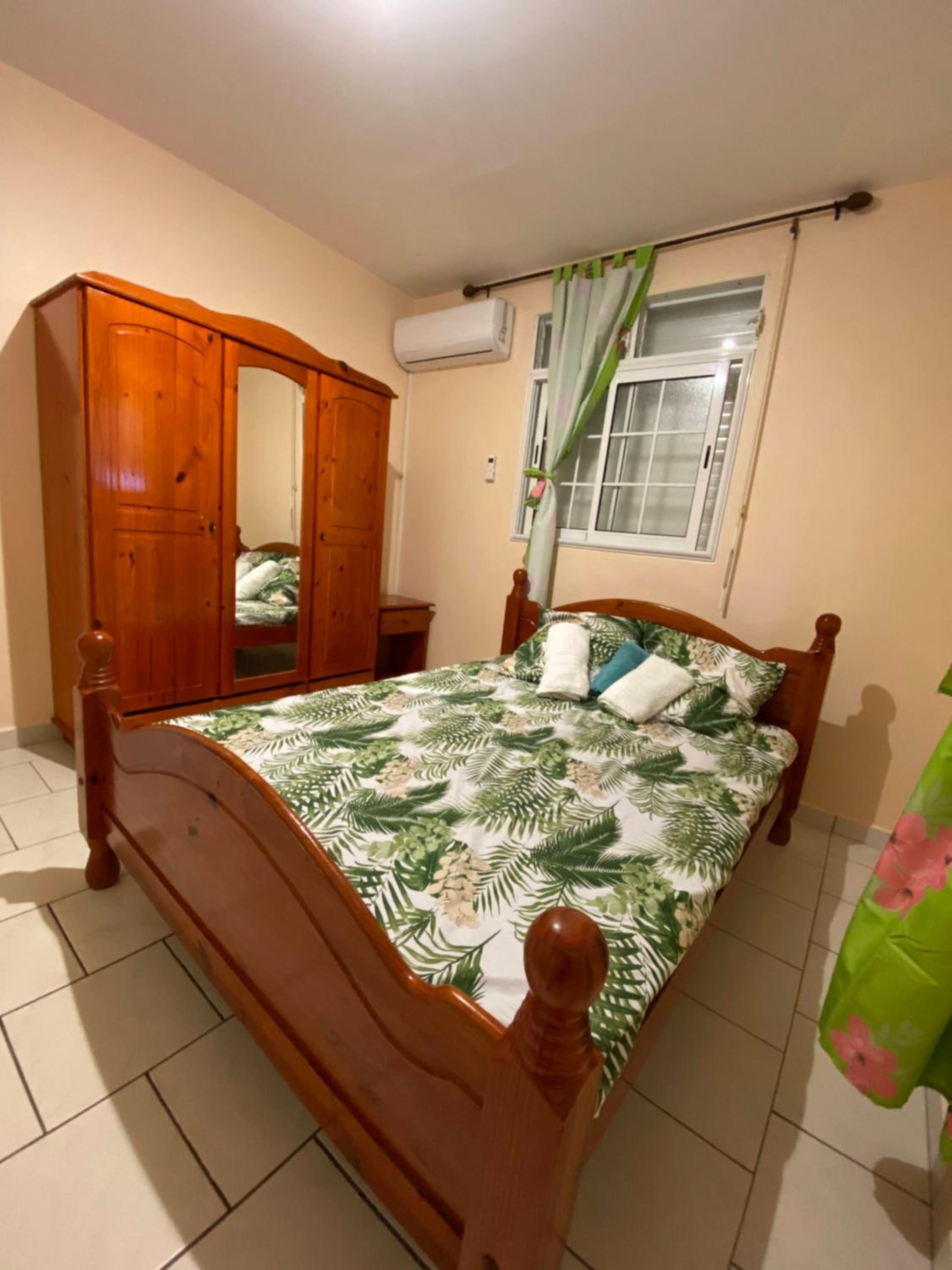 One-Bedroom House photo 1