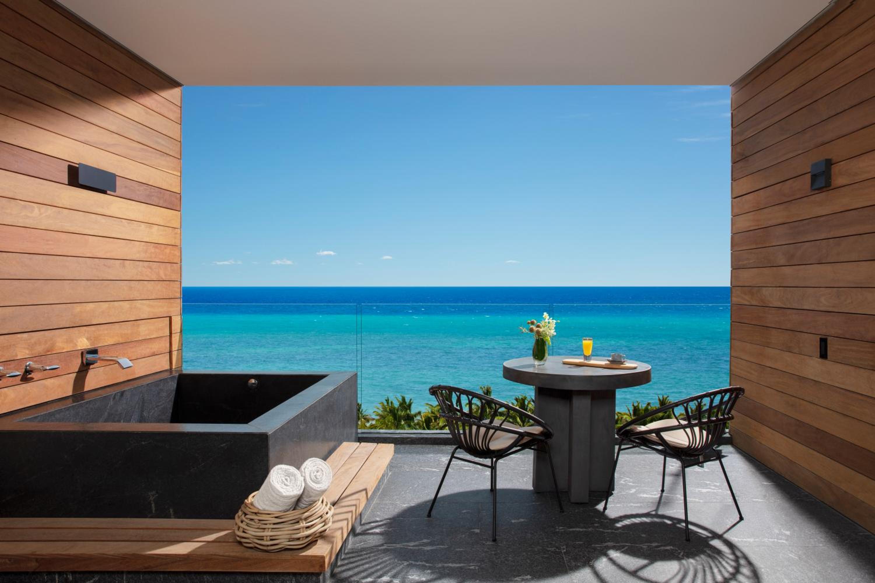 Preferred Club Junior Suite King Ocean Front - Photo 5