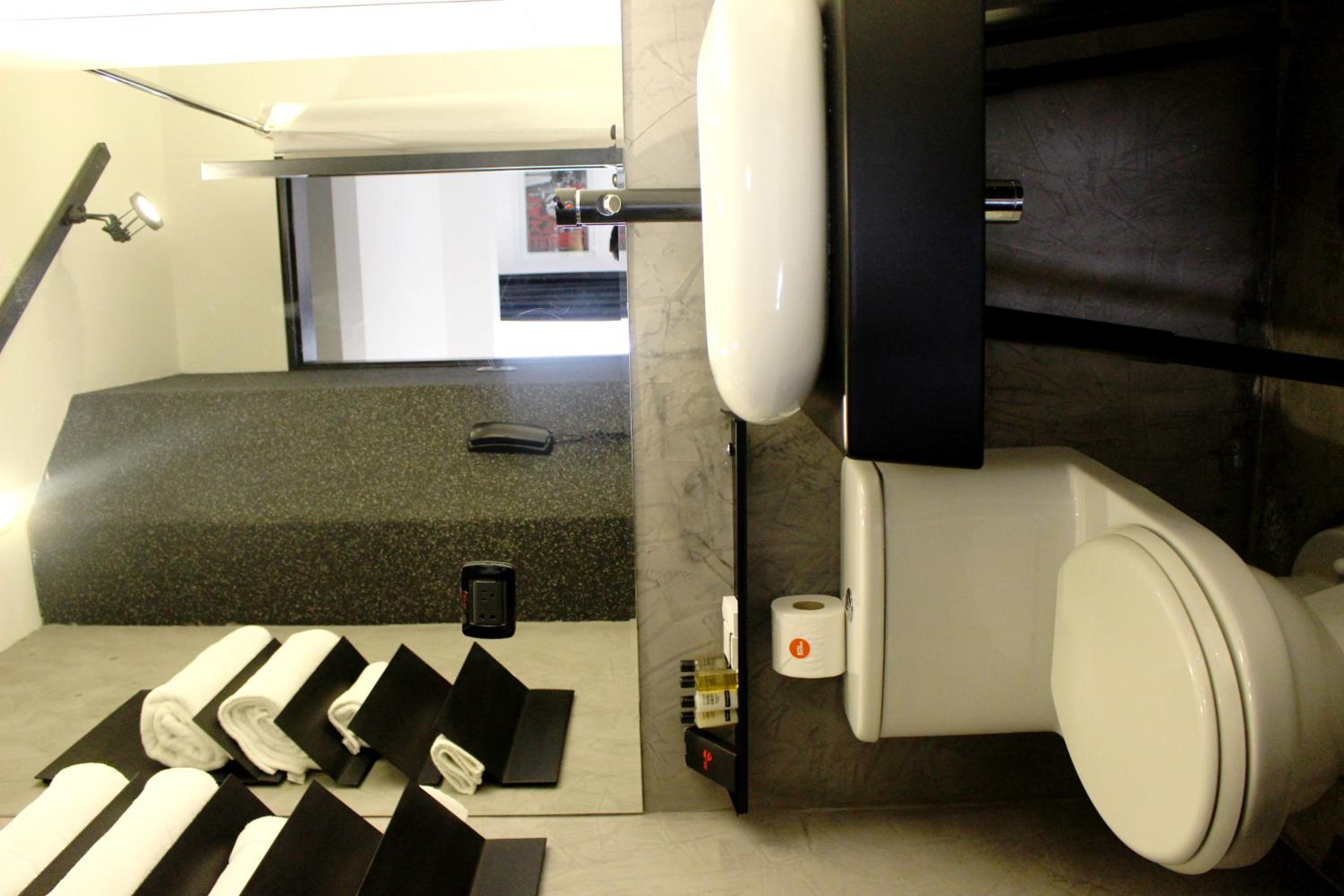 Twin Room - Photo 4
