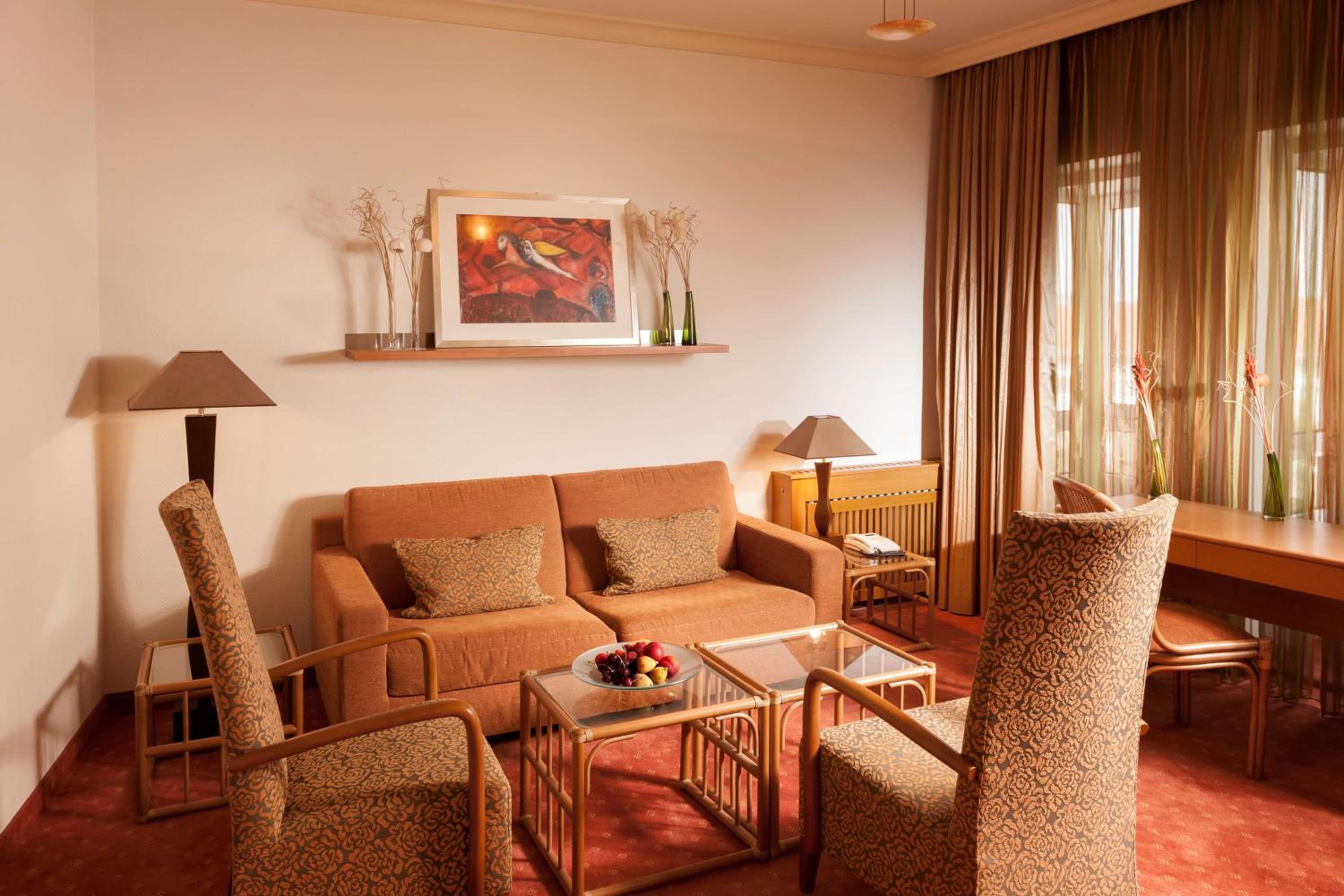 Executive Suite - Photo 1