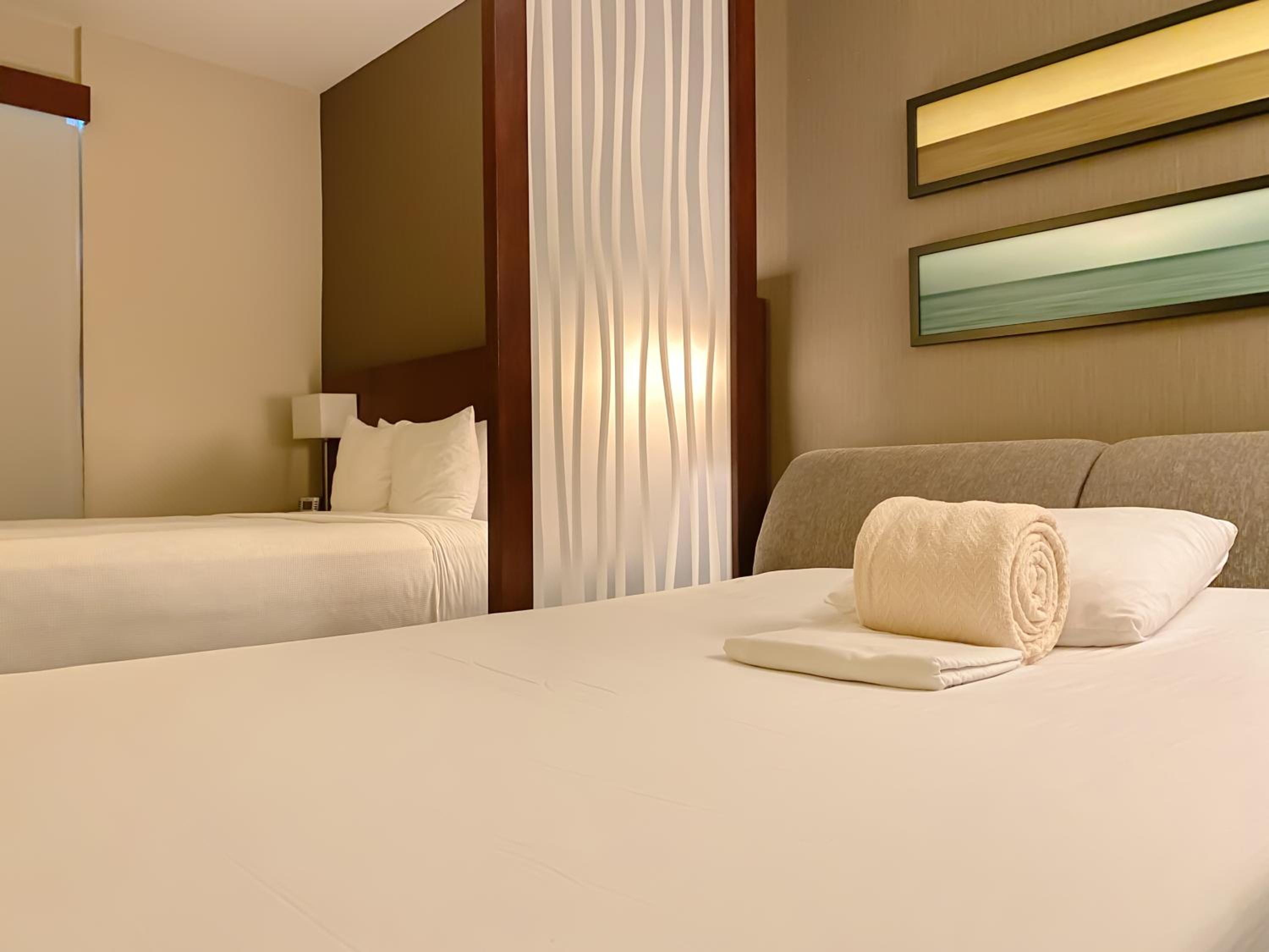 King Room with Sofa Bed - Photo 1
