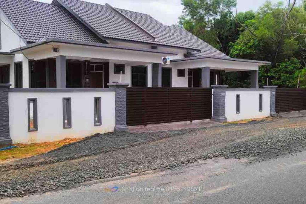 Three-Bedroom House photo 1