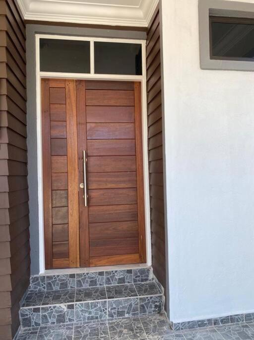 Three-Bedroom House photo 3