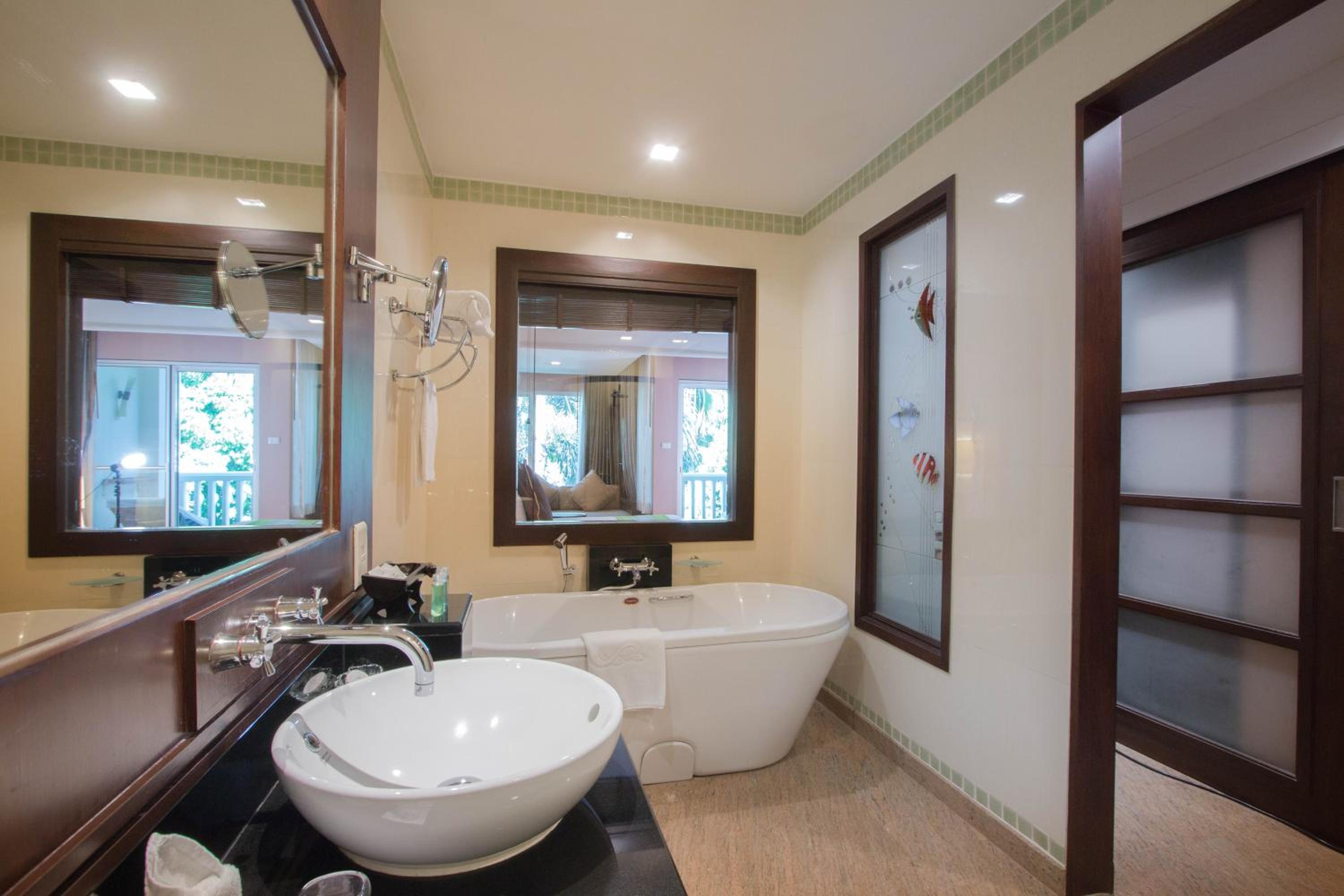 Deluxe Double Or Twin Room With Garden View photo 3
