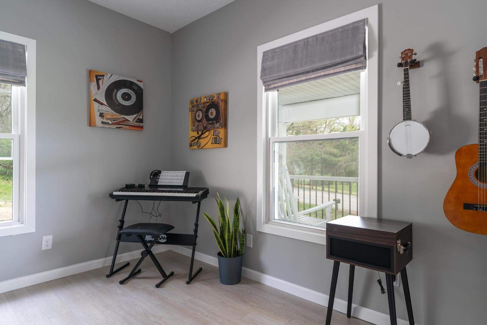 Three-Bedroom House - Photo 24