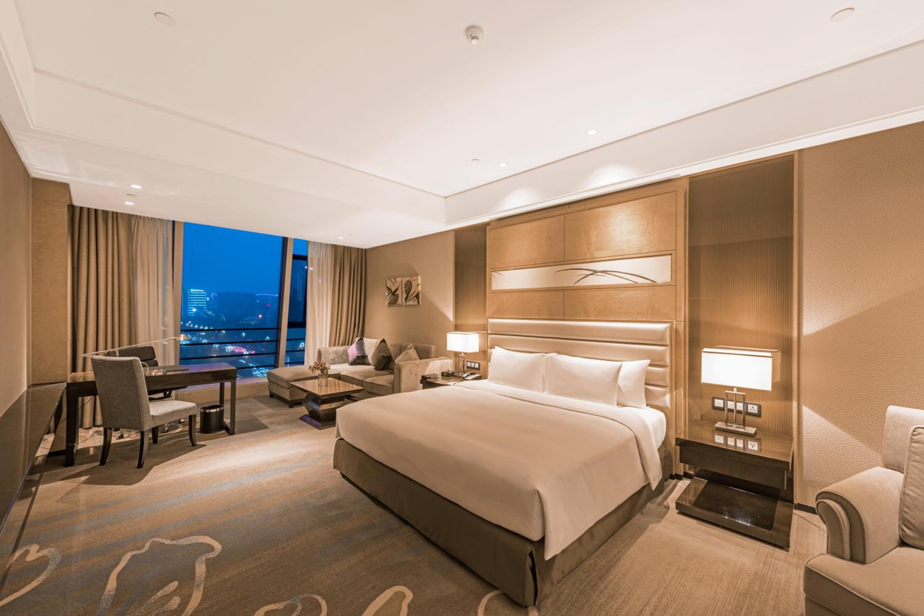 Premier King Room - Smoking