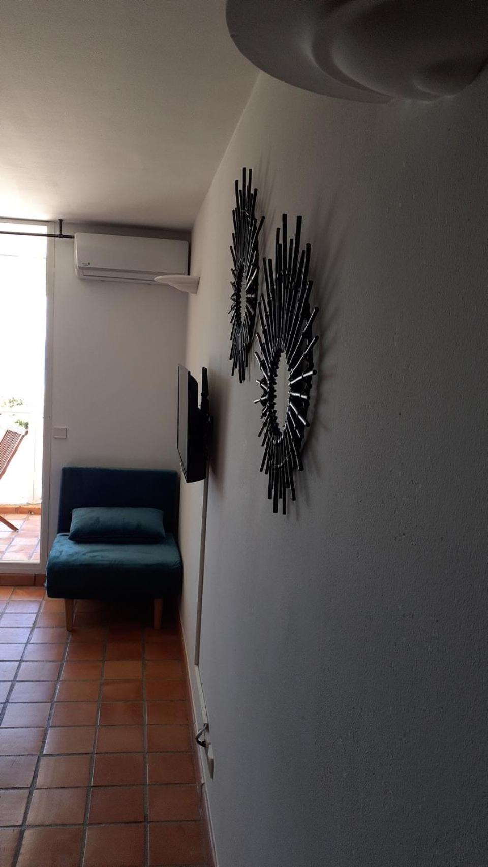 One-Bedroom Apartment photo 3
