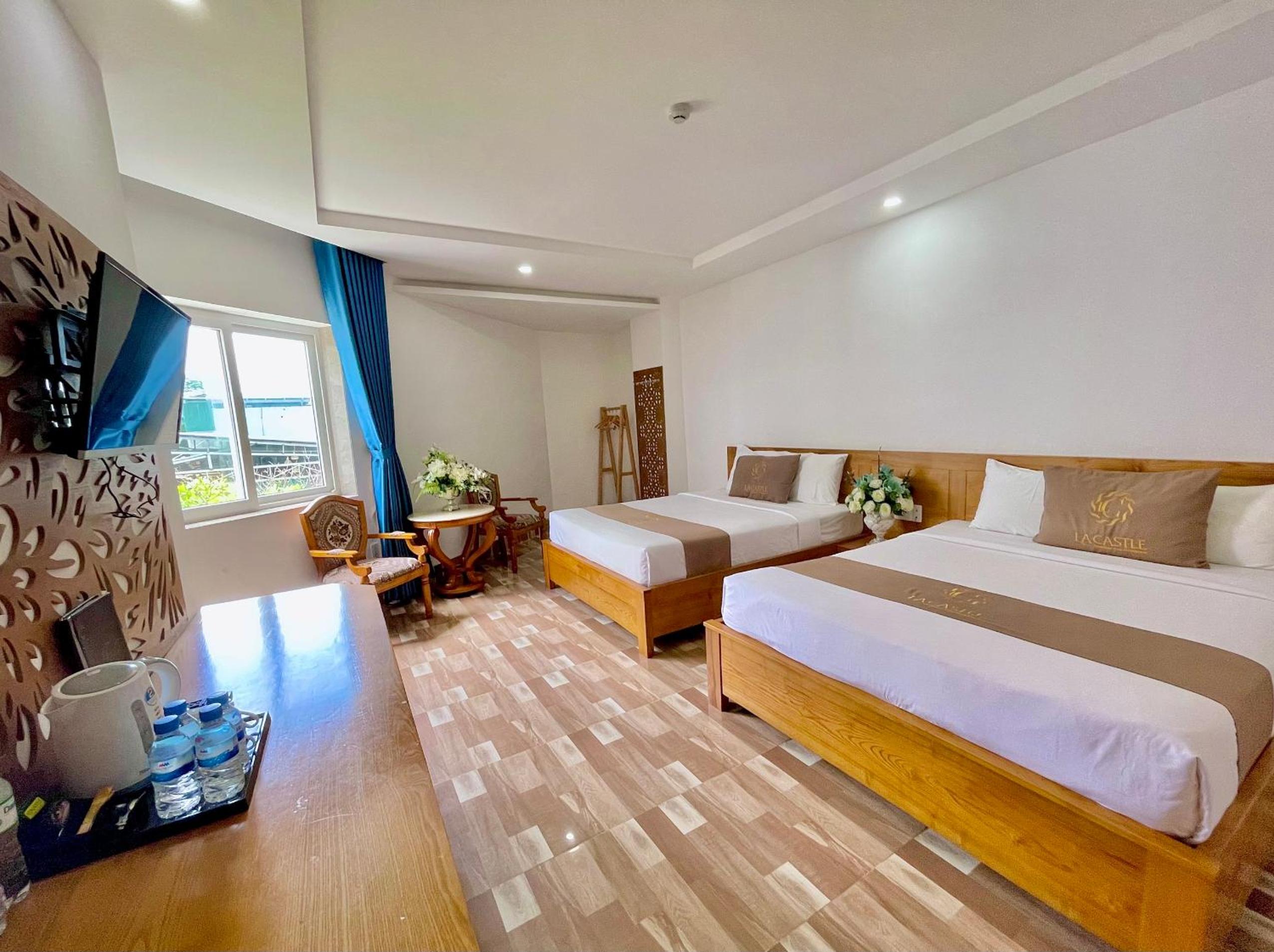 Superior Quadruple Room - Photo 4