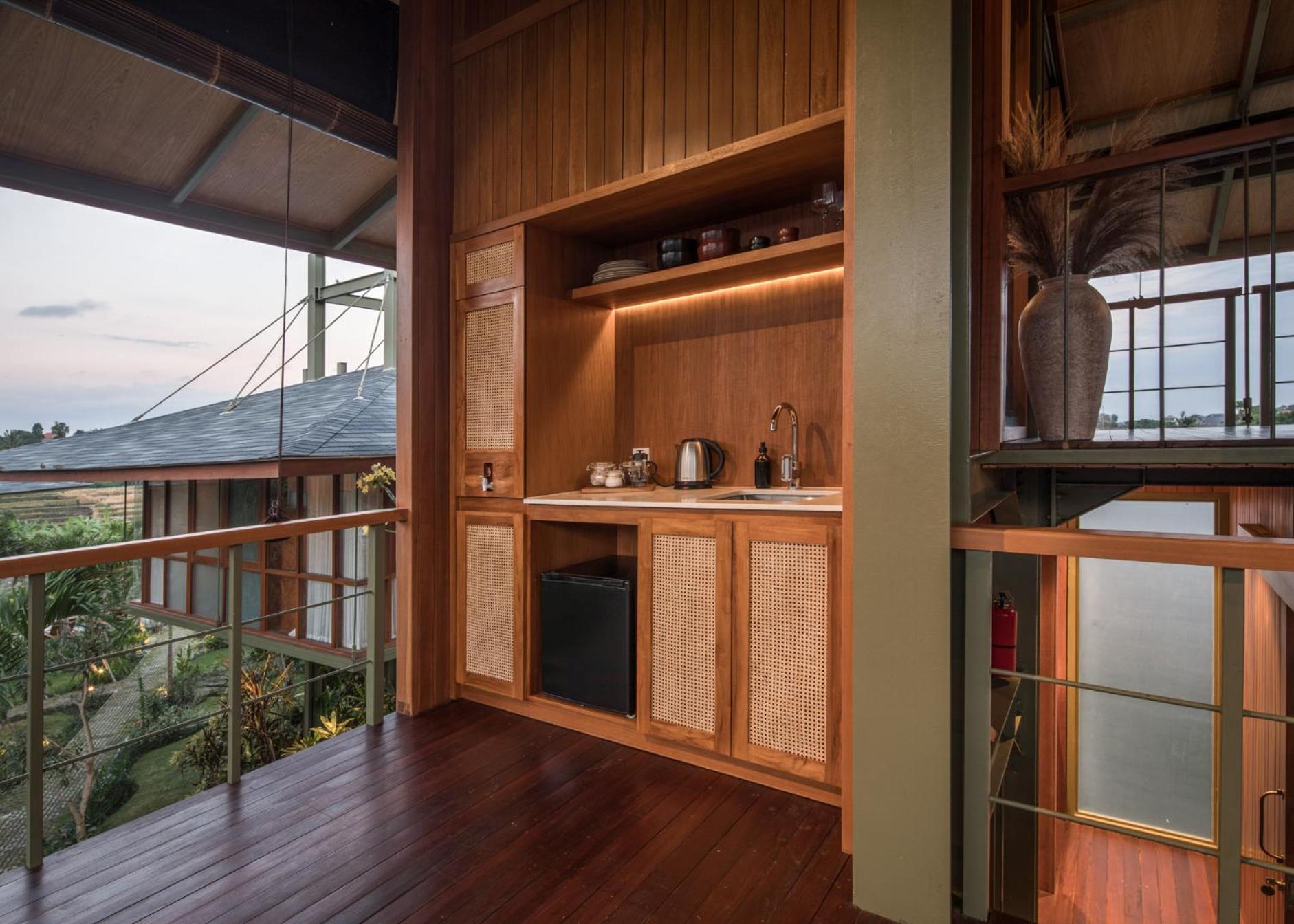 Treehouse B - Photo 2