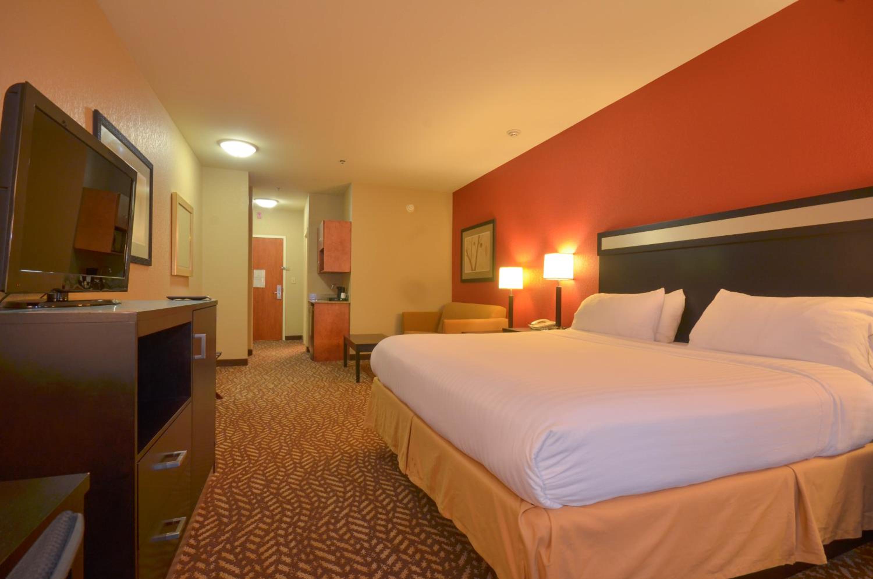 King Suite - Photo 2
