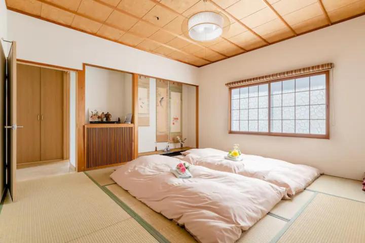 Family Suite with Balcony - Photo 9