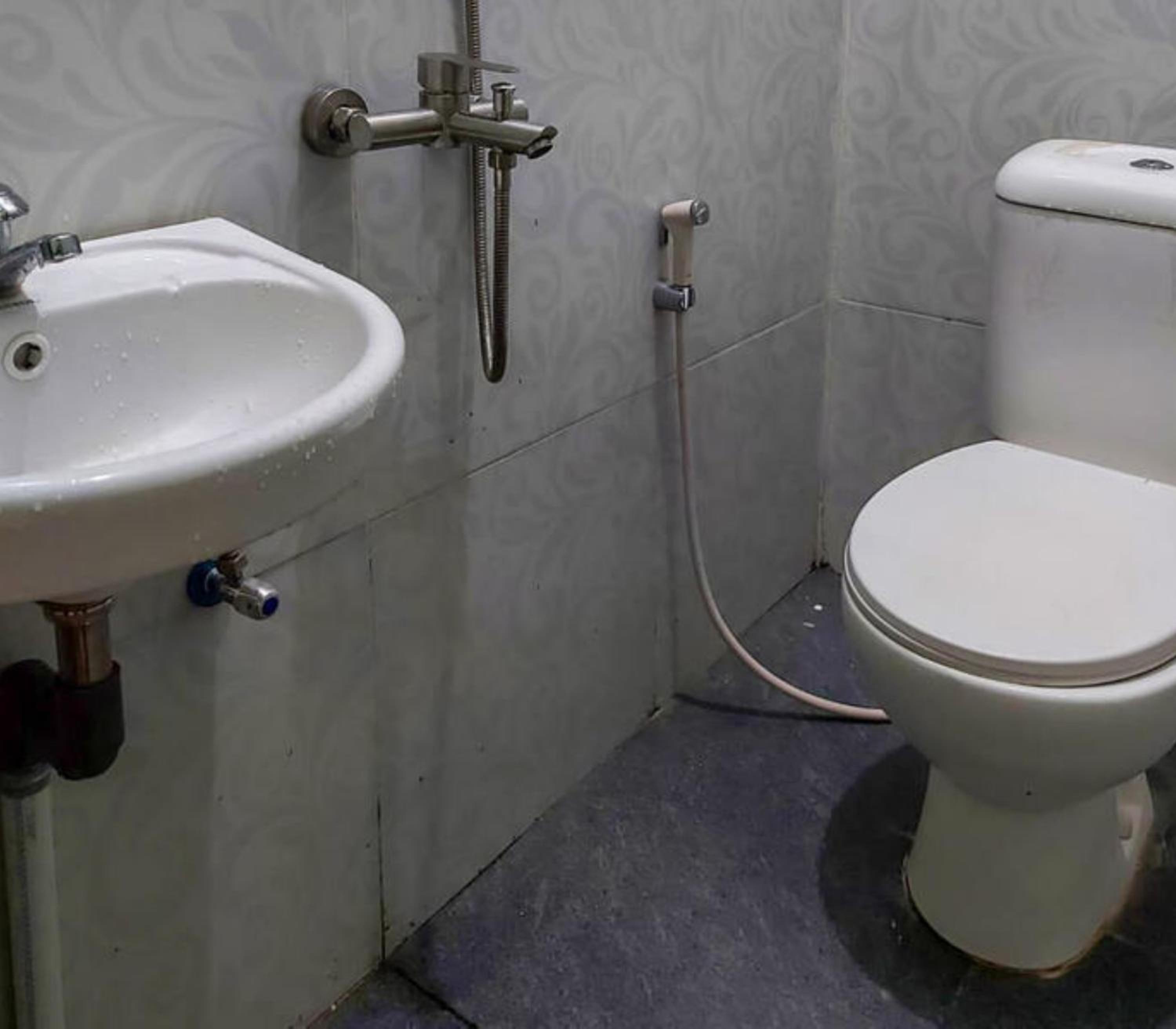 Standard Twin Room - Photo 9