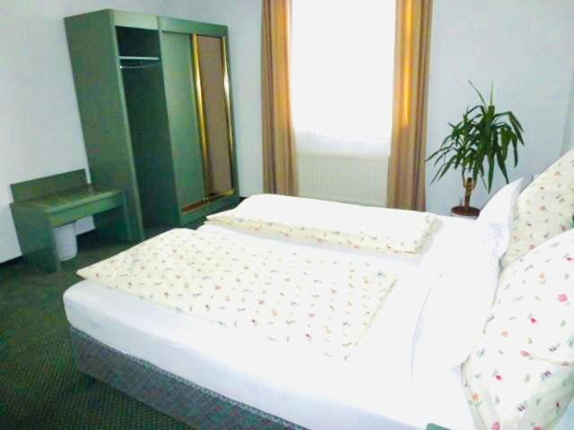 Double Room - Photo 2