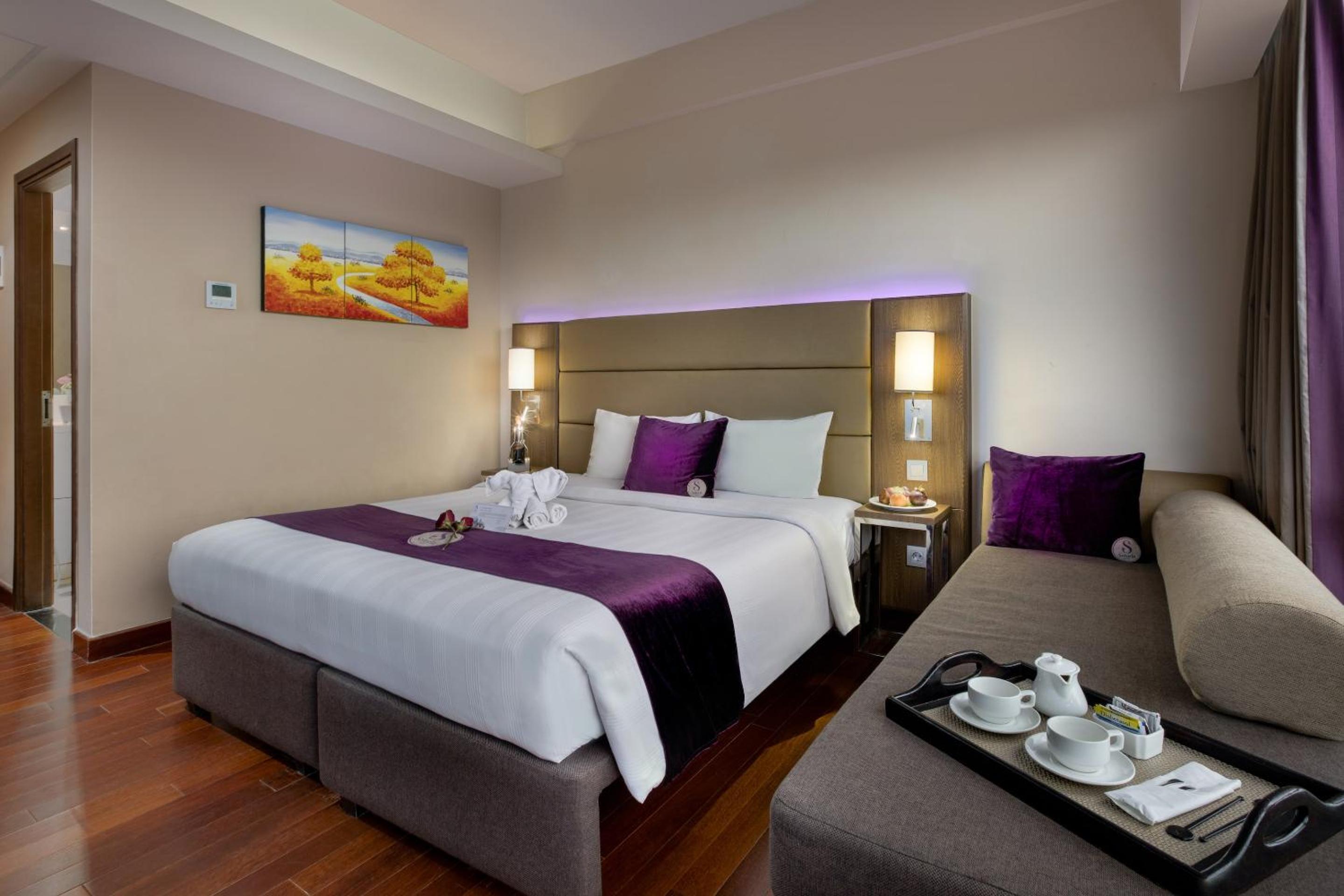 Superior King Room - Photo 3