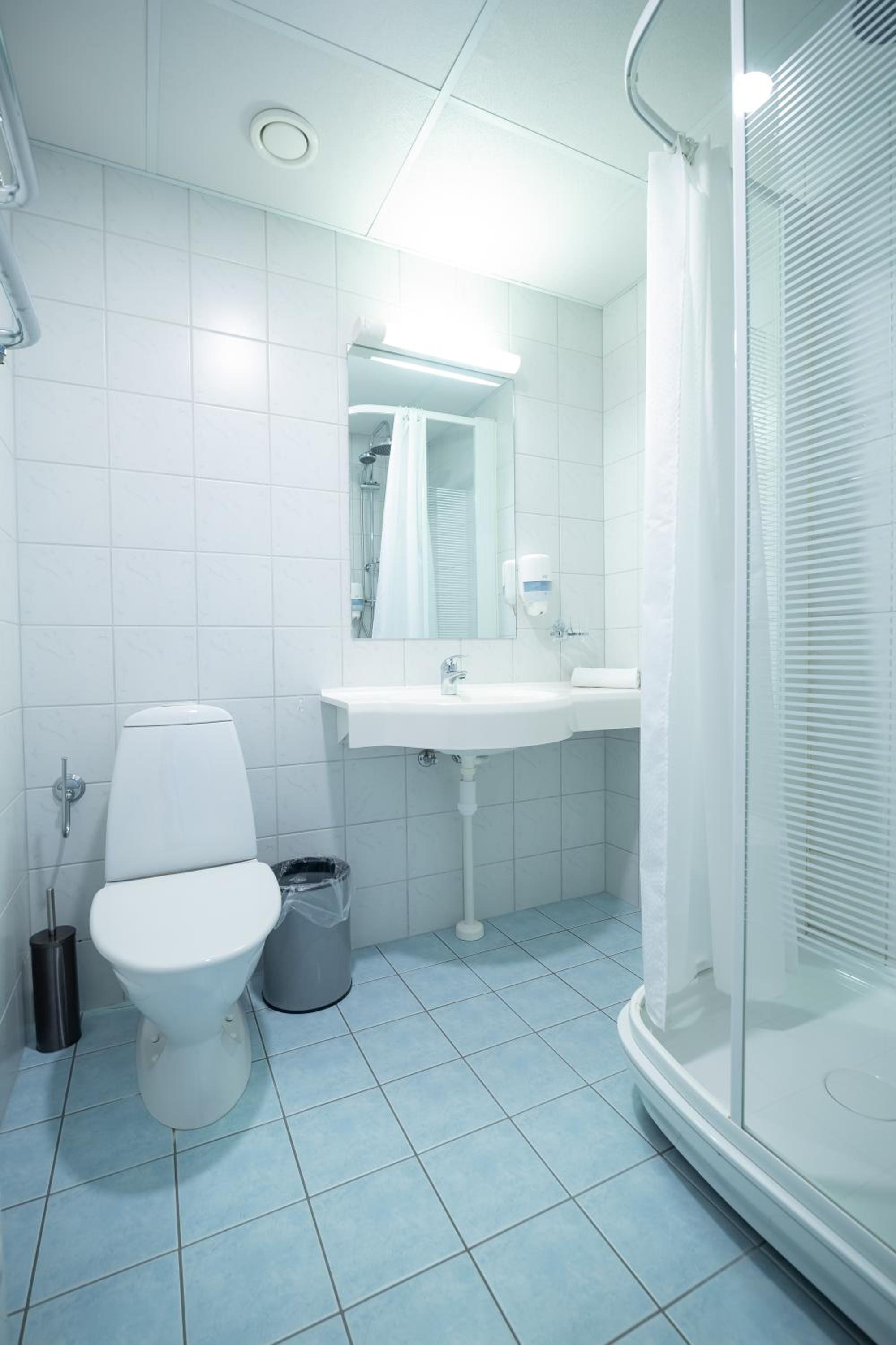 Standard Double or Twin Room with Spa Access - Photo 9