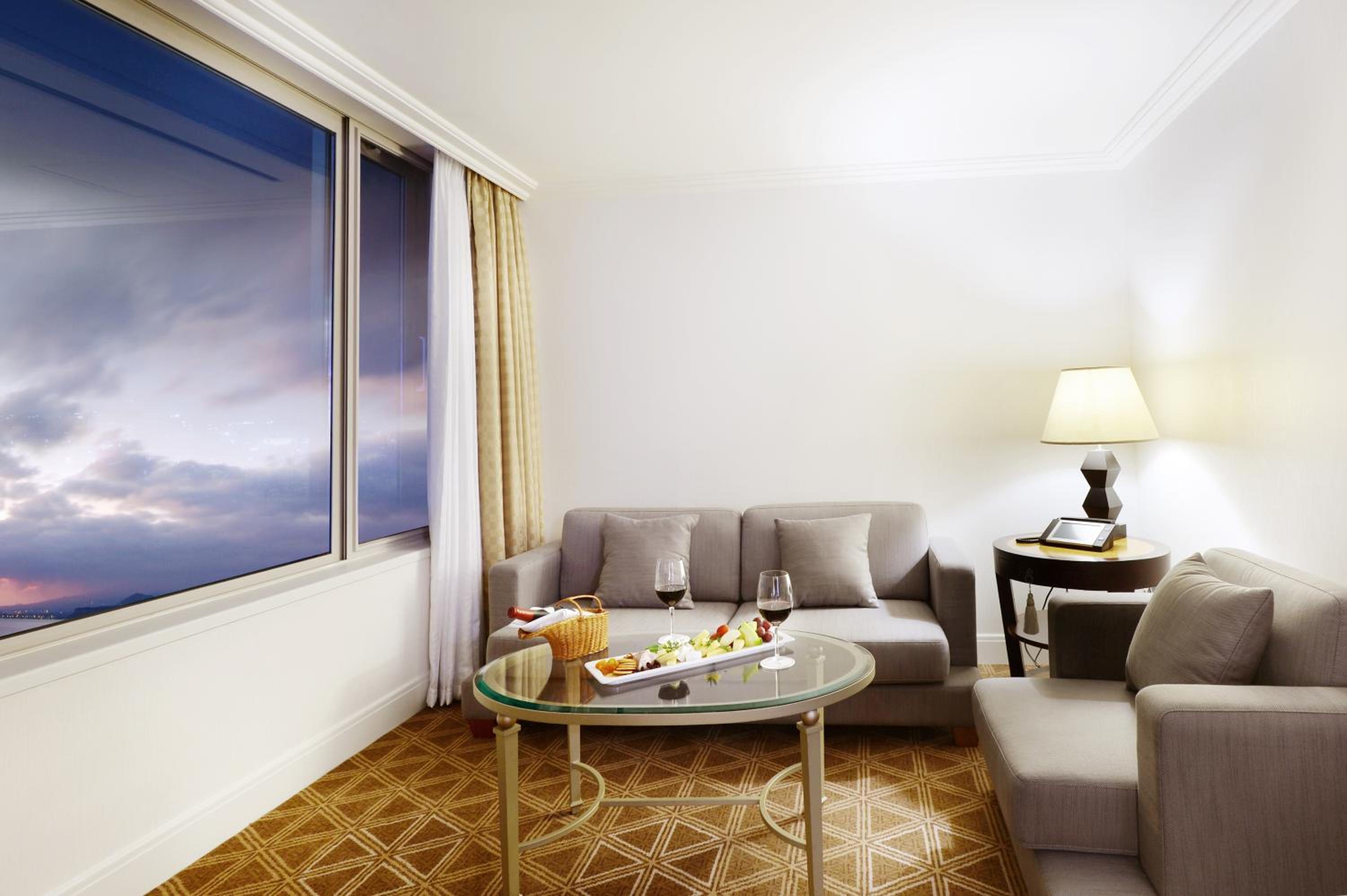 Family Suite - Mountain View - 2 Double