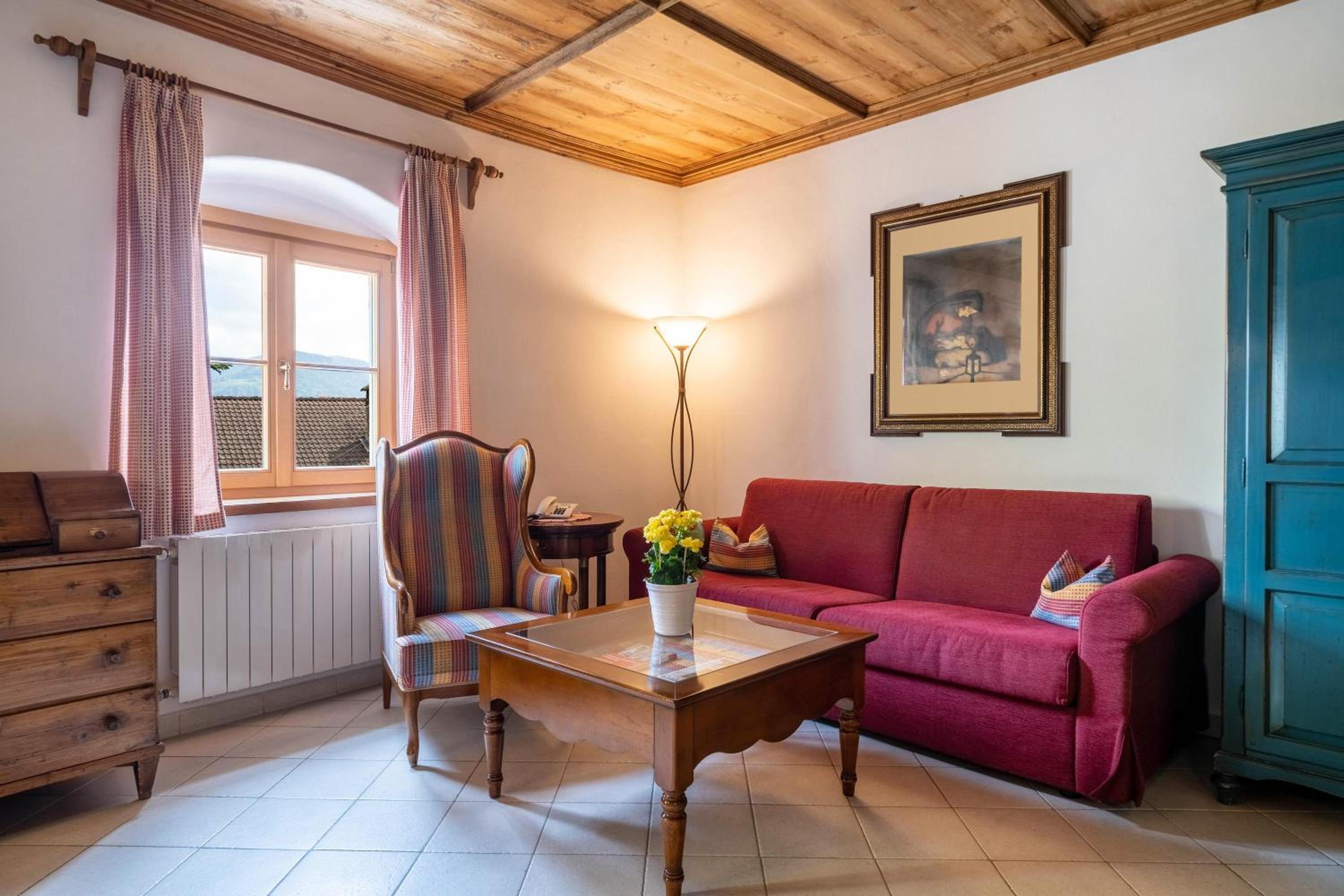 Superior One-Bedroom Apartment