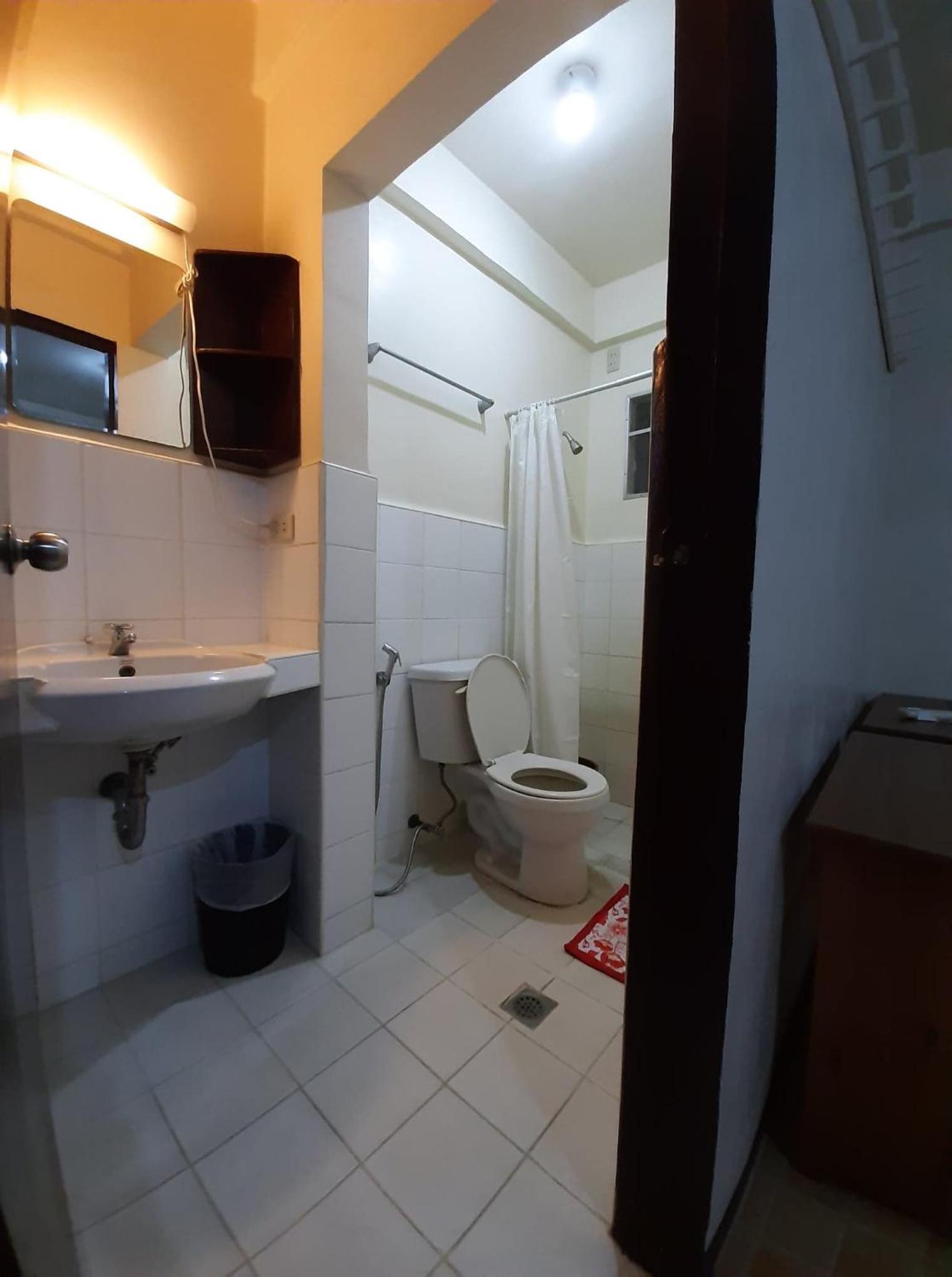 Family Room with Private Bathroom - Photo 11