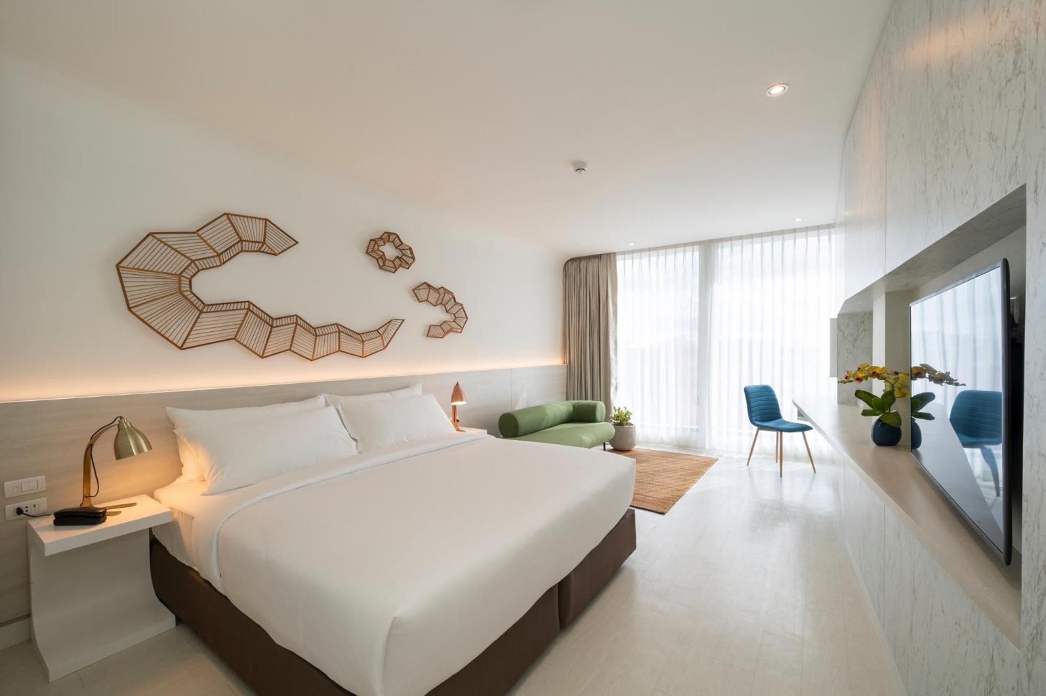 Deluxe King Room - Photo 1