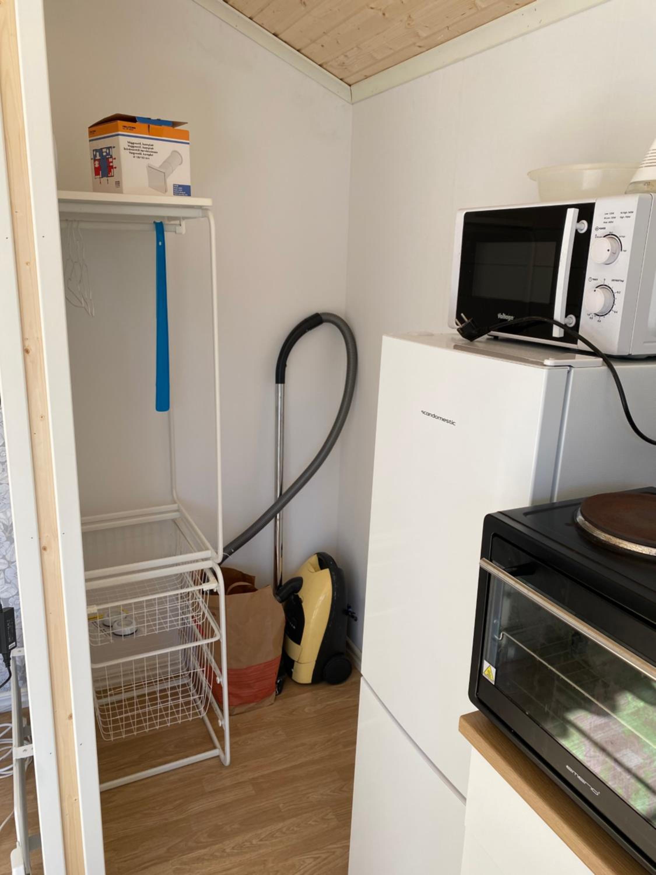 One-Bedroom House - Photo 19