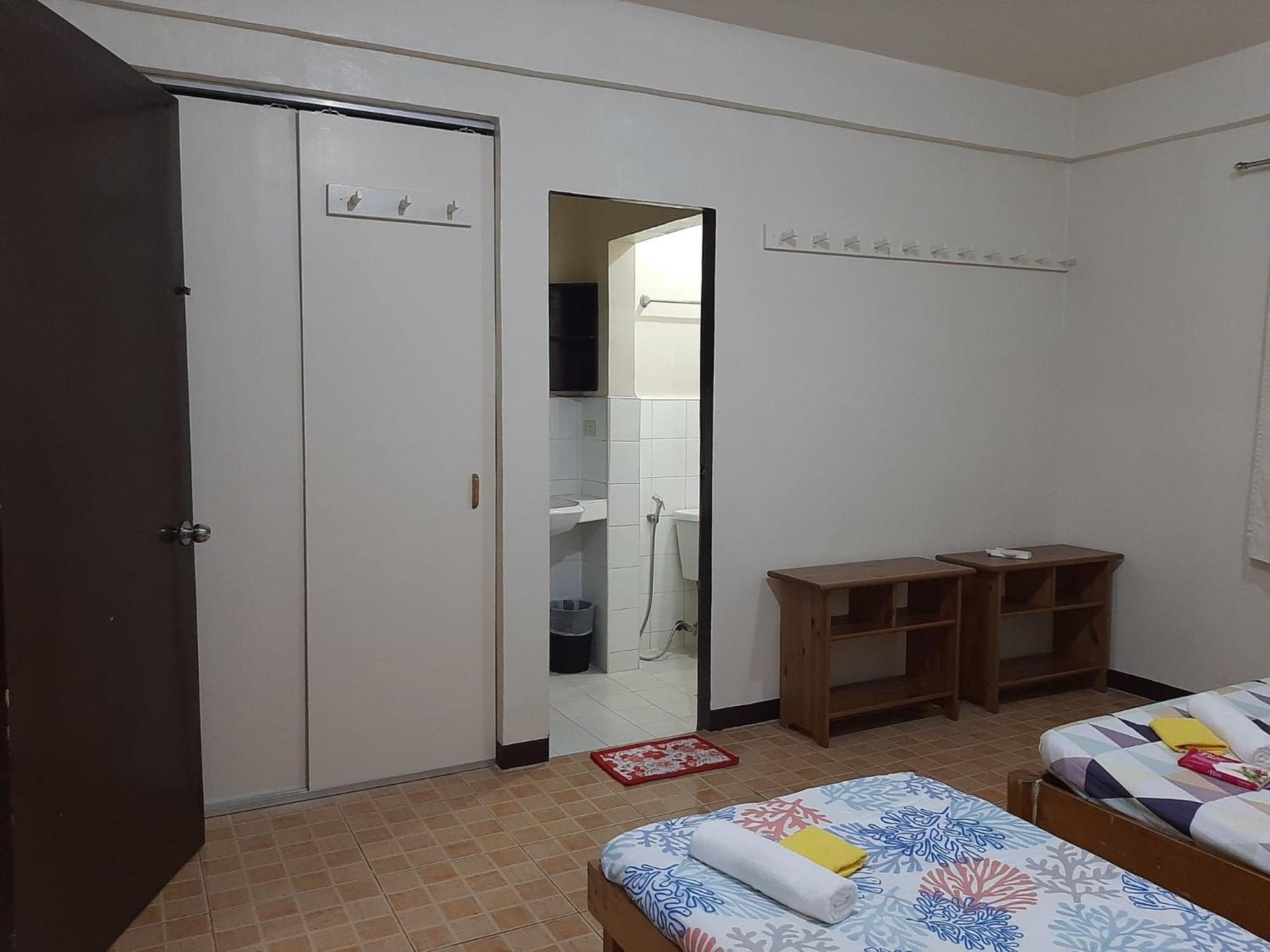 Family Room with Private Bathroom - Photo 13