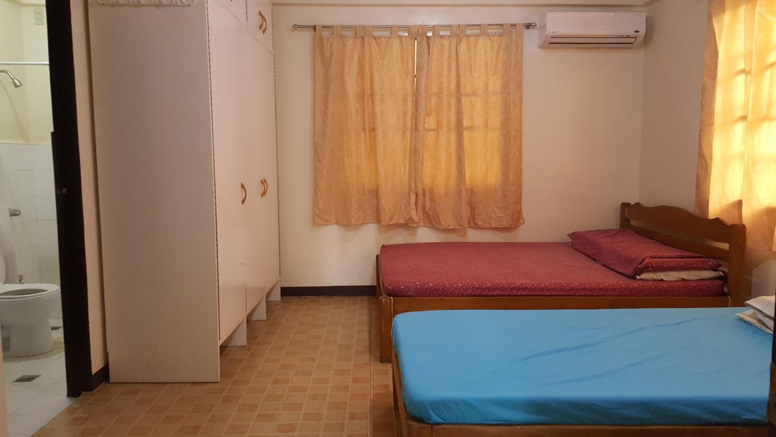 Economy Triple Room photo 1