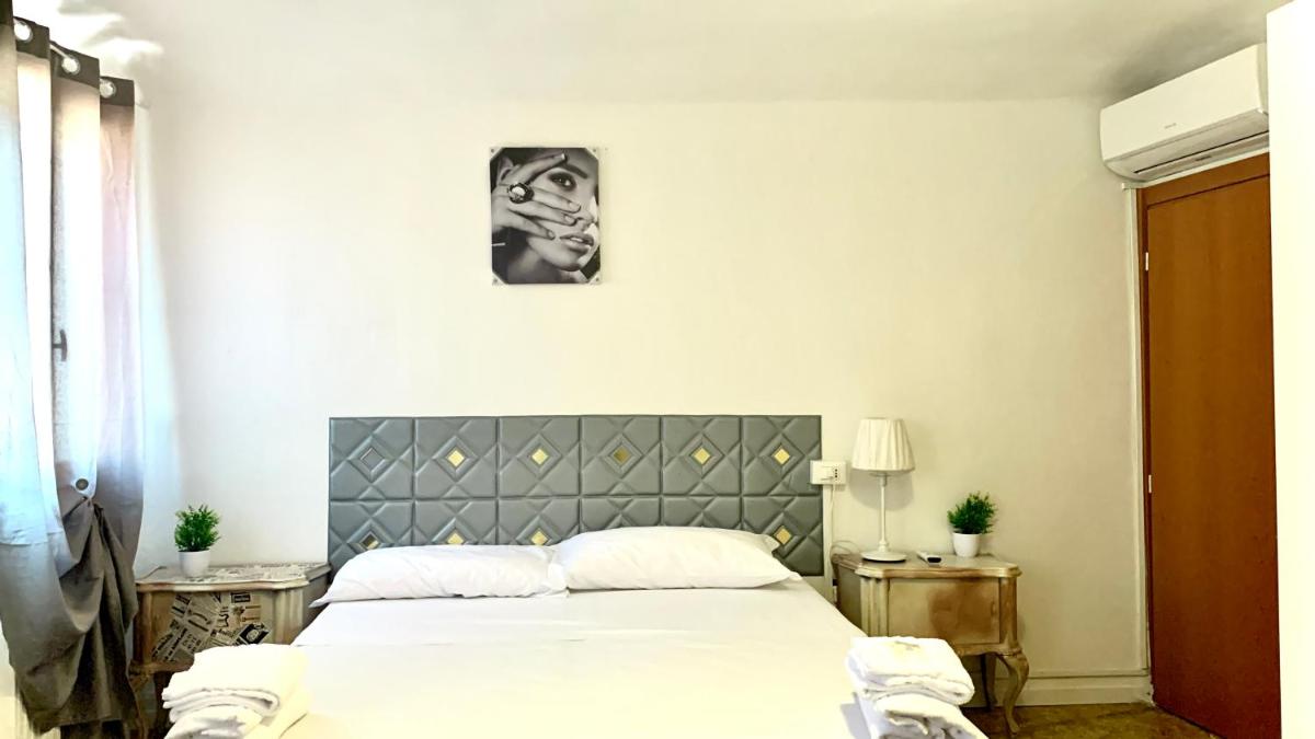 Double Room with Private Bathroom photo 3