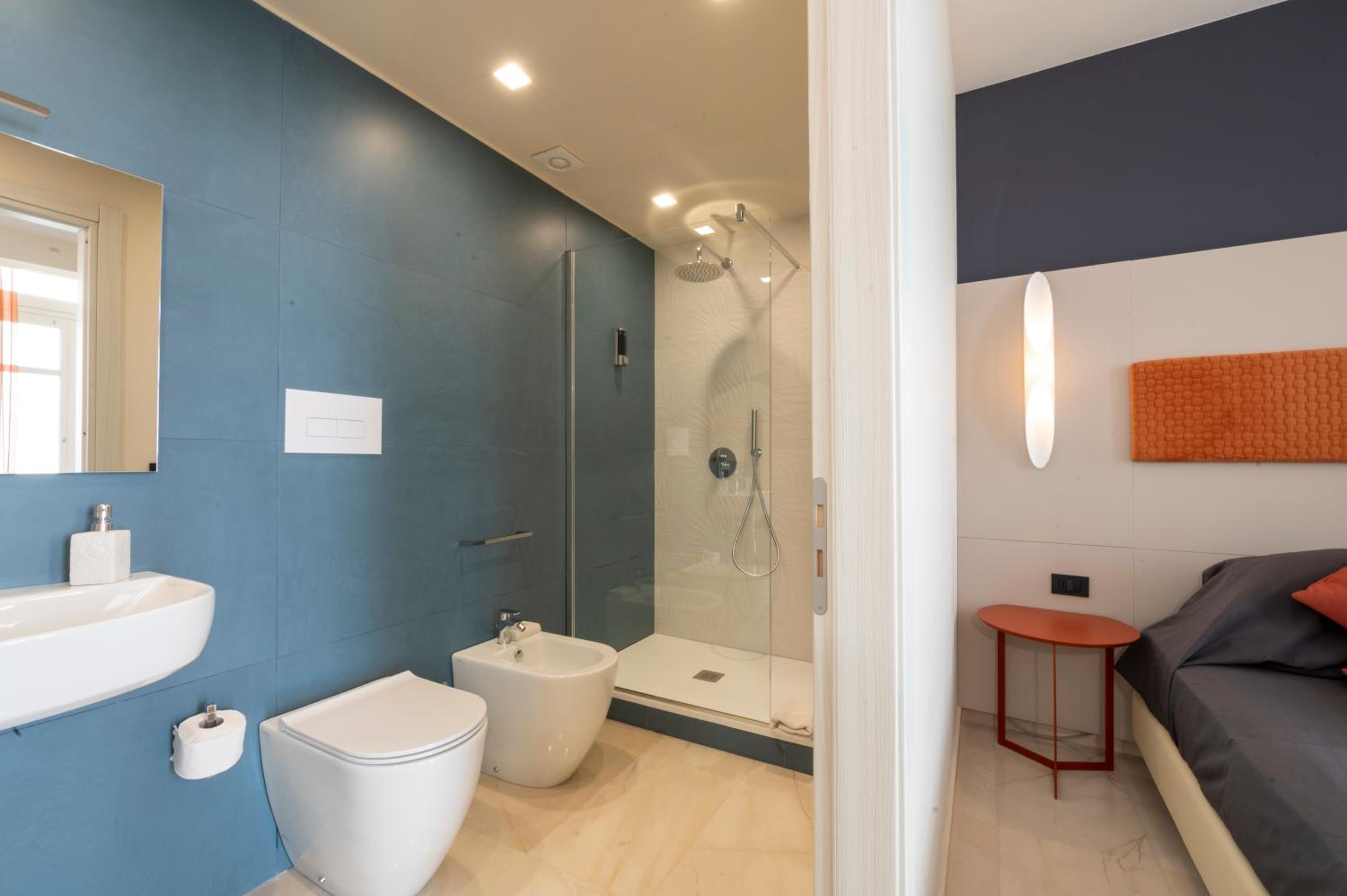 Junior Suite with Sea View - Photo 9