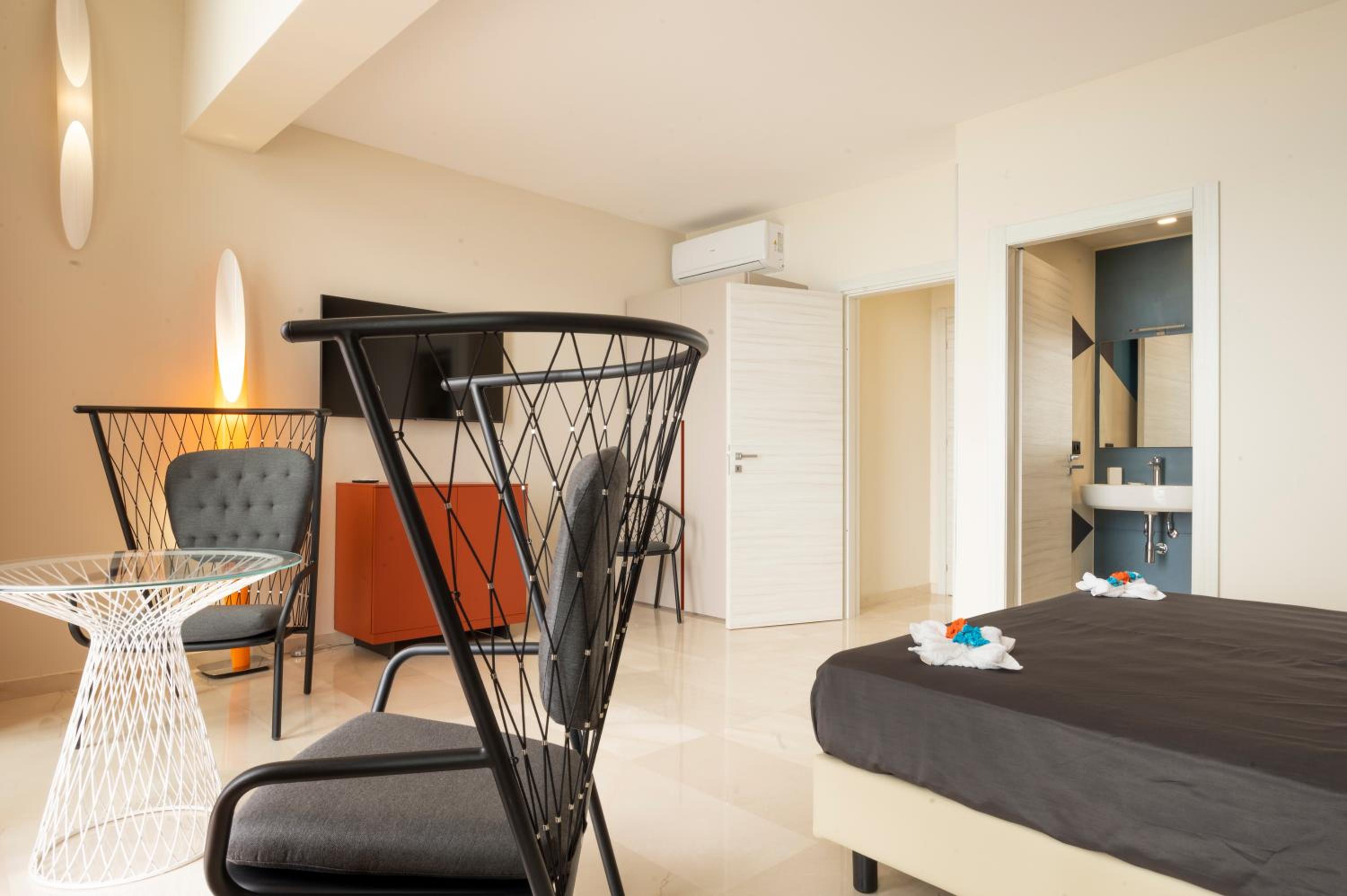 Junior Suite with Sea View - Photo 17