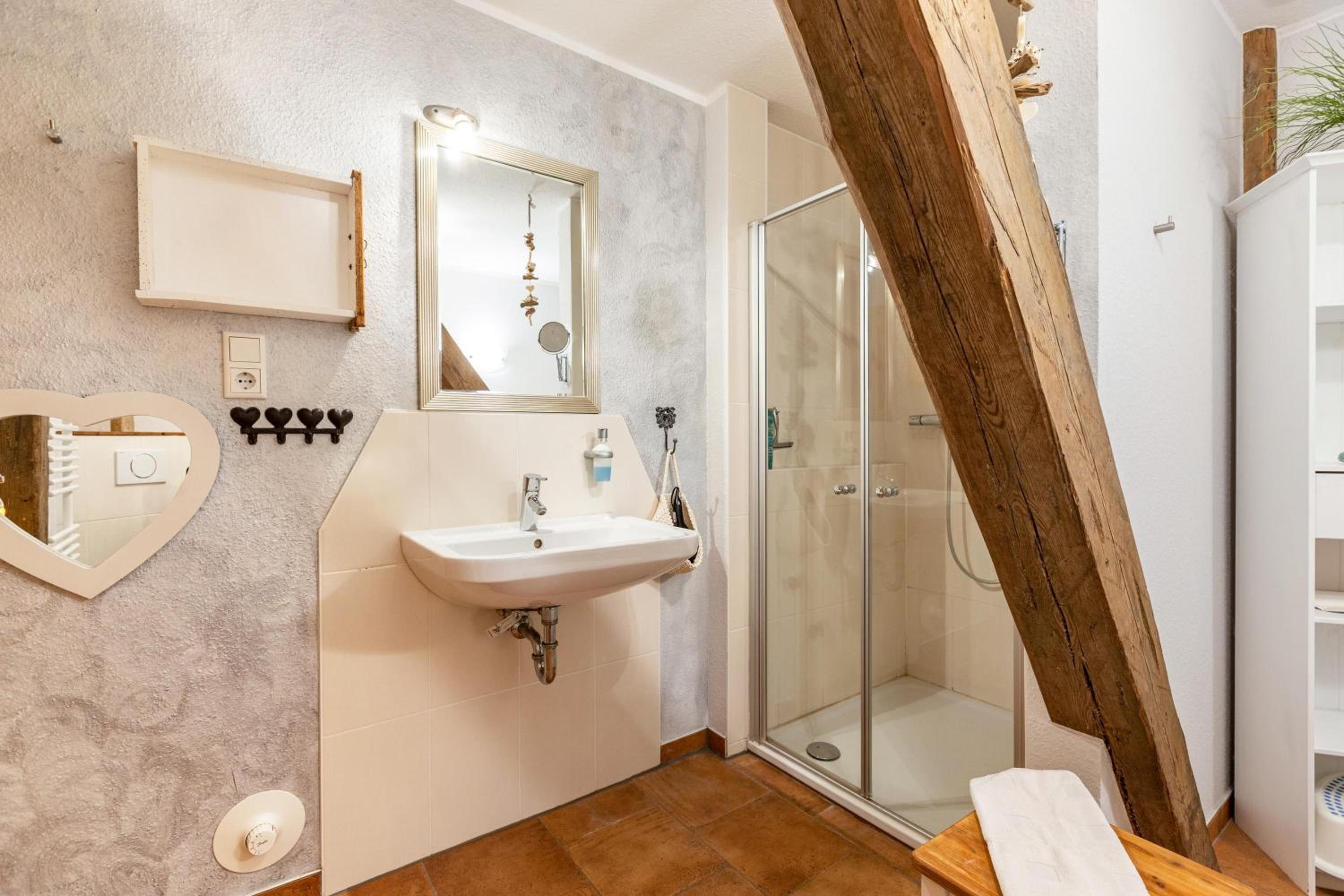 Two-Bedroom Deluxe Apartment with Garden View photo 2
