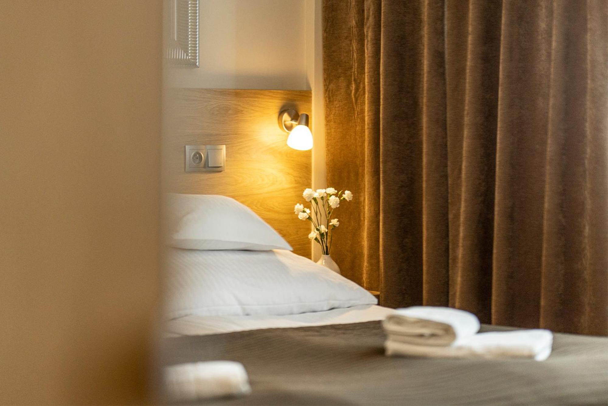 Deluxe Double Room with Balcony photo 2