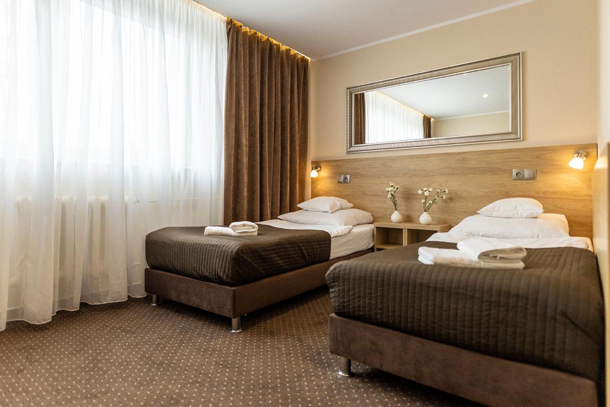 Economy Twin Room photo 1