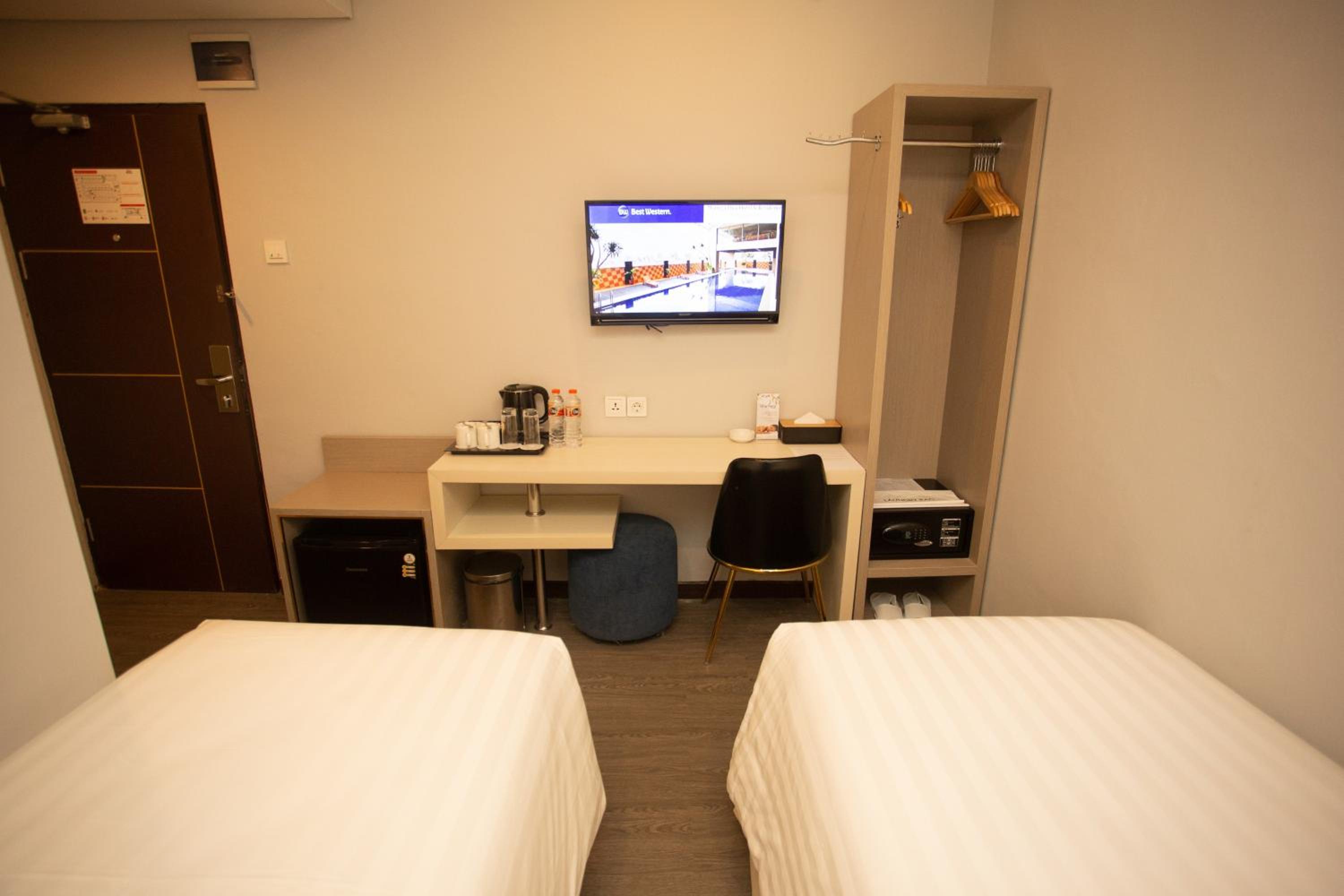 Deluxe Twin Room - Non-Smoking - Photo 4