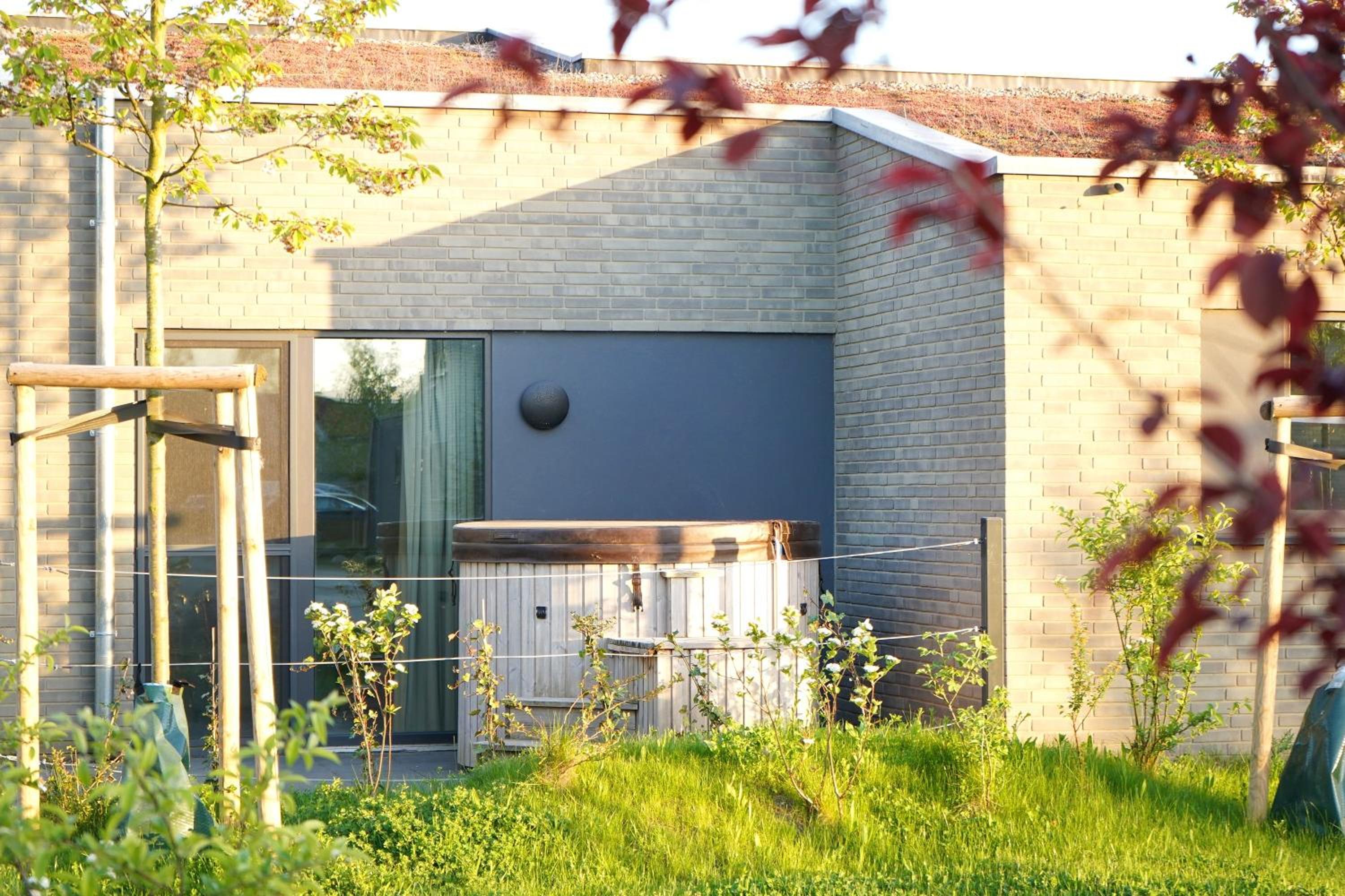 Haus M mit “Hot Tub“