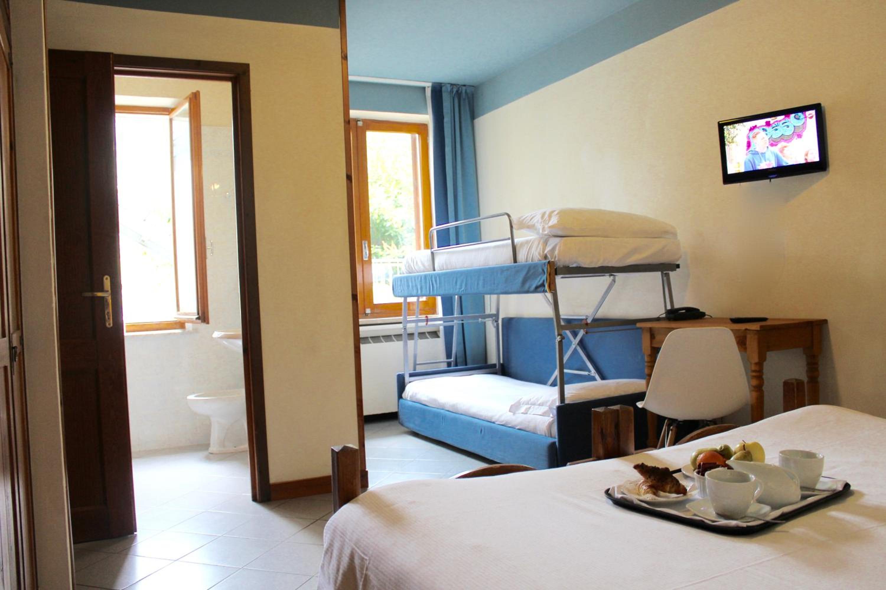 Quadruple Room with Mountain View