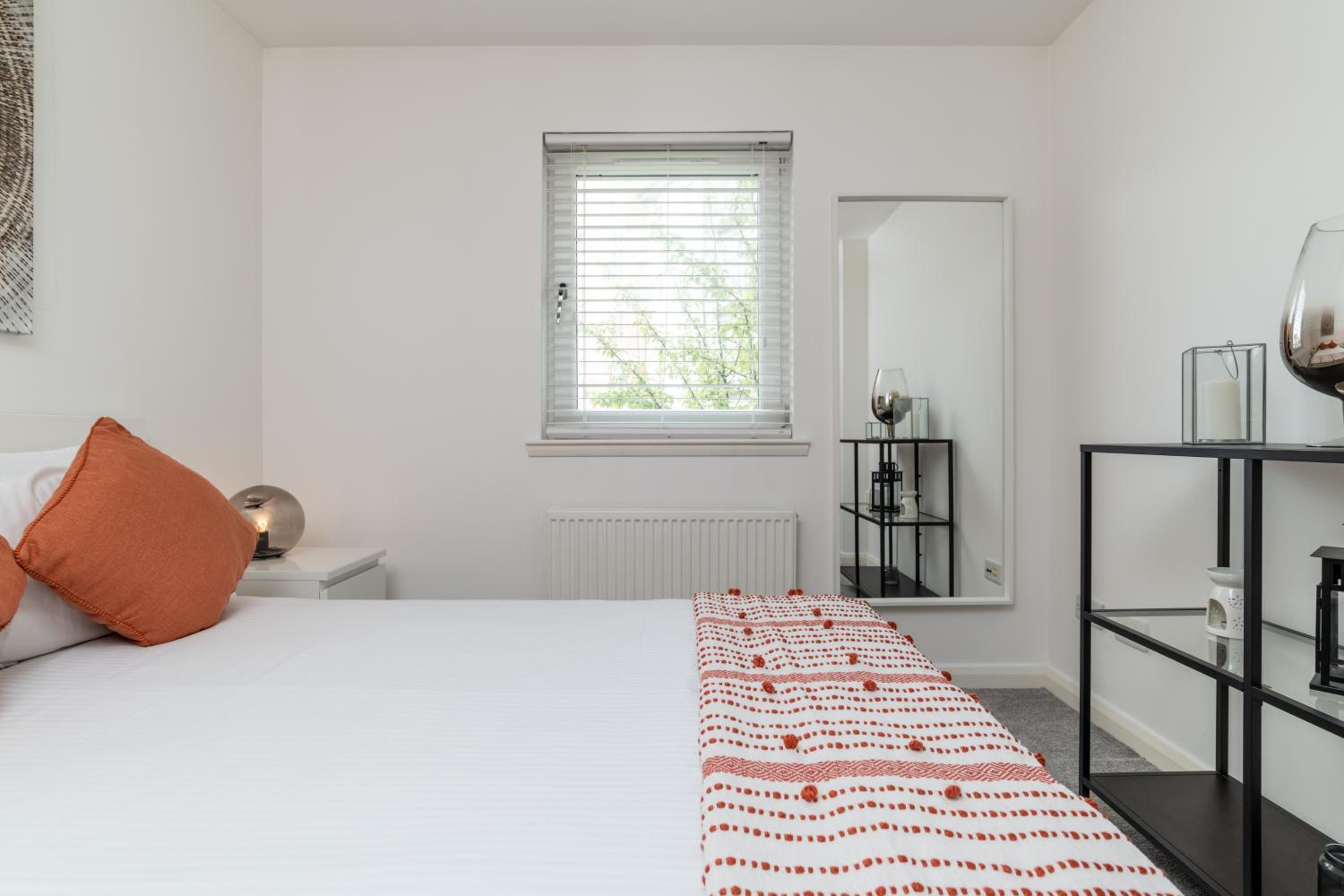Two-Bedroom Apartment - Photo 5
