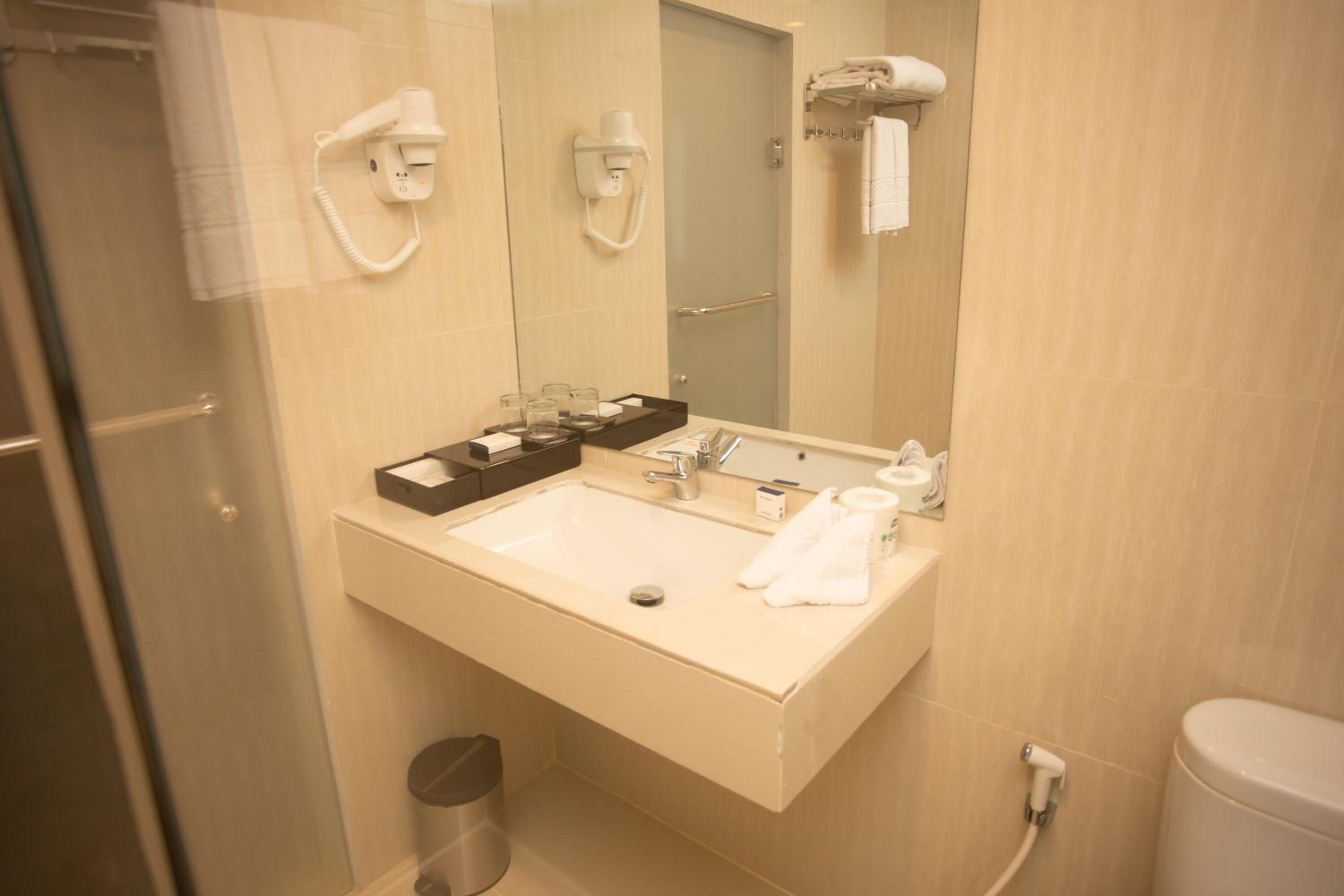Deluxe Double Room - Non-Smoking - Photo 2