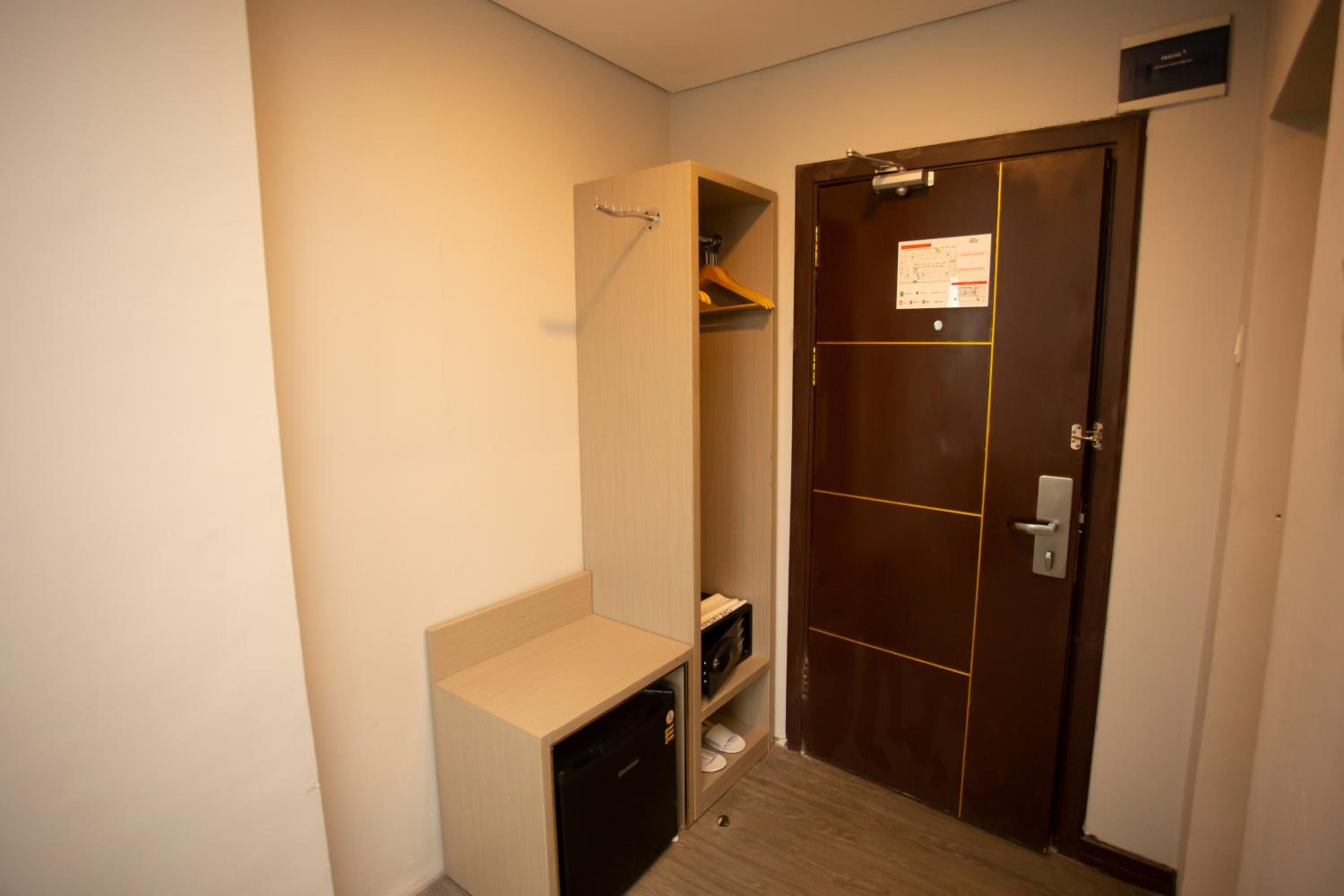 Deluxe Double Room - Non-Smoking - Photo 3