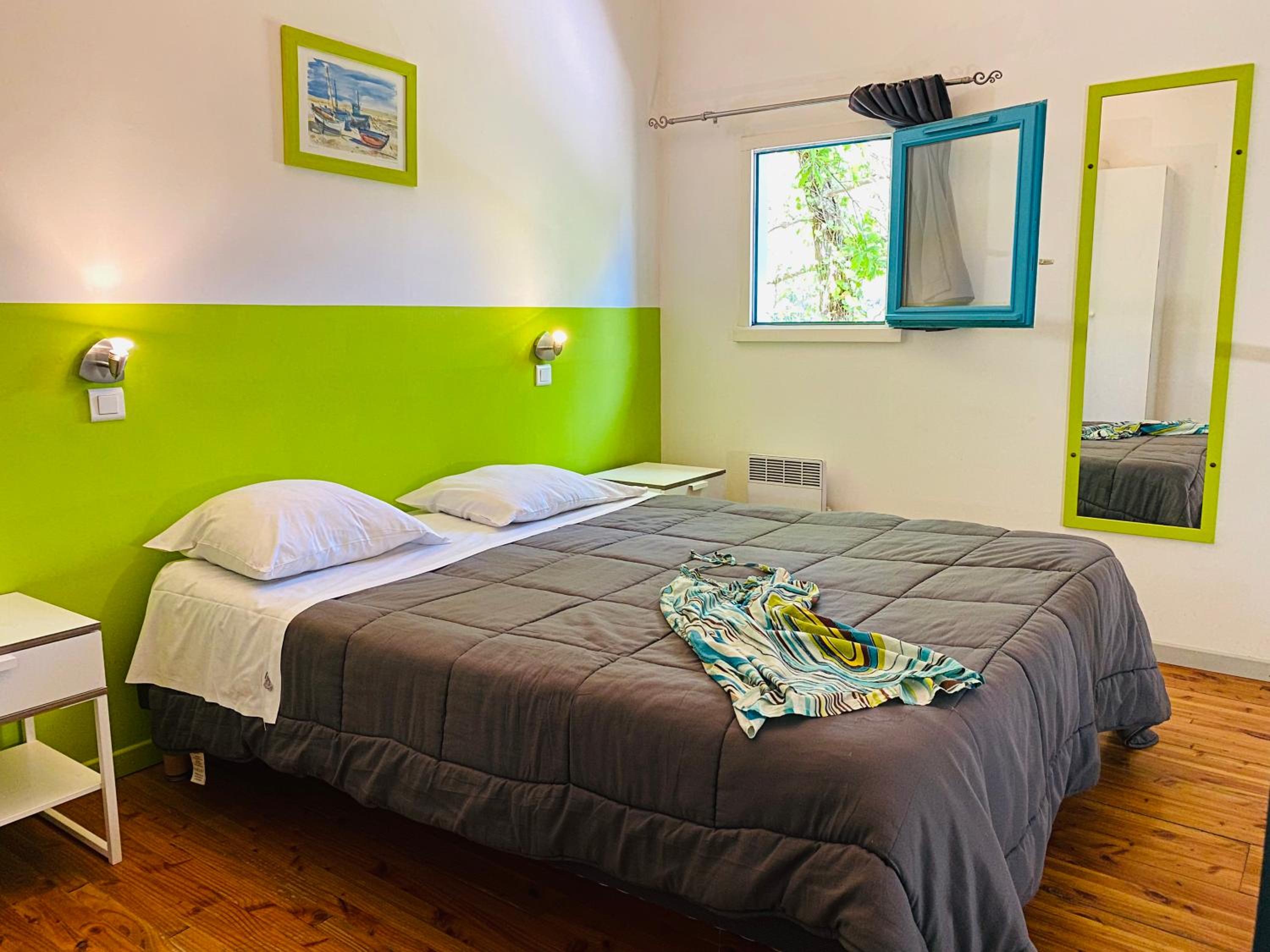 One-Bedroom Cottage - Photo 8