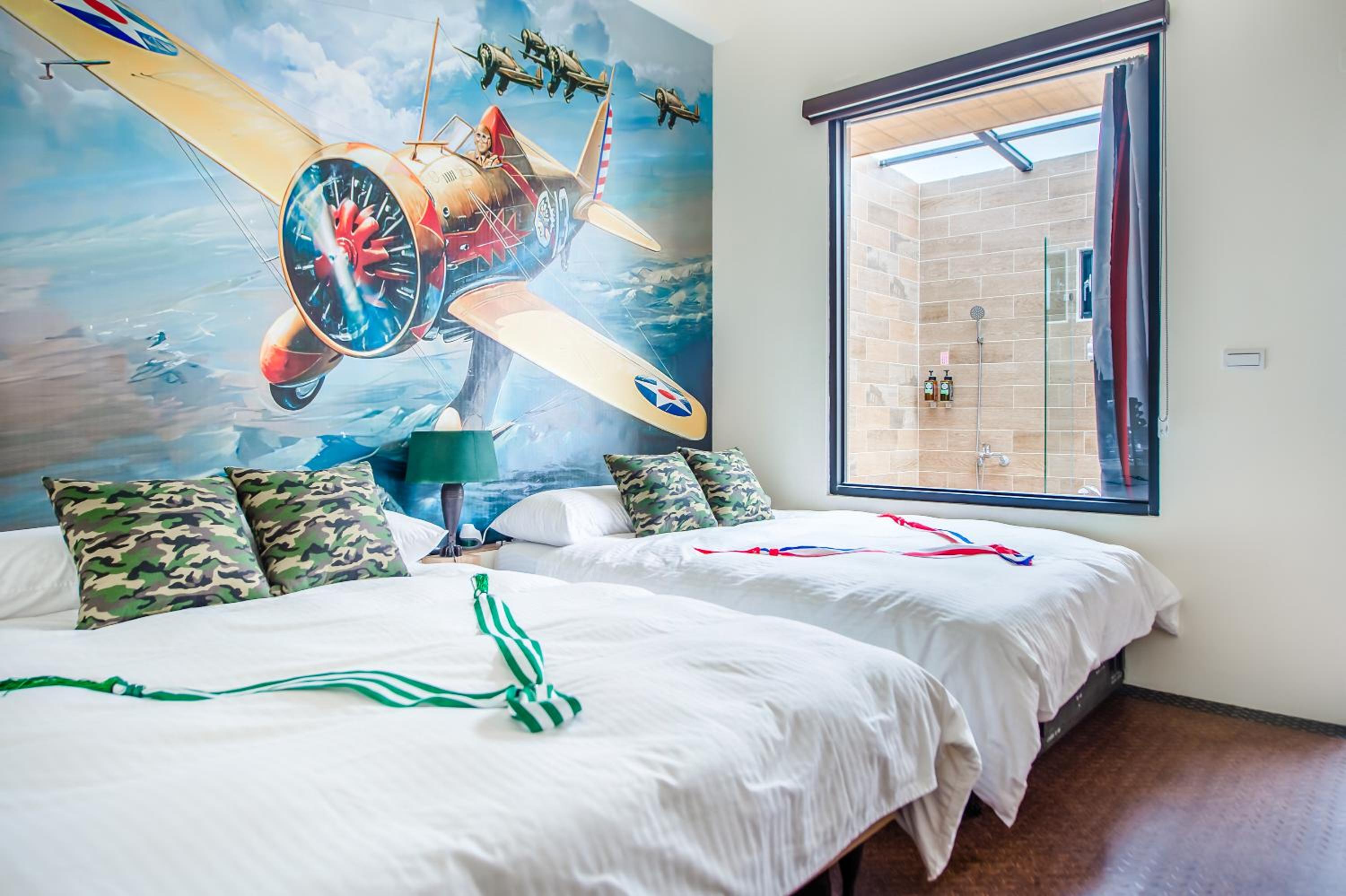 Quadruple Room with Bath - Photo 1