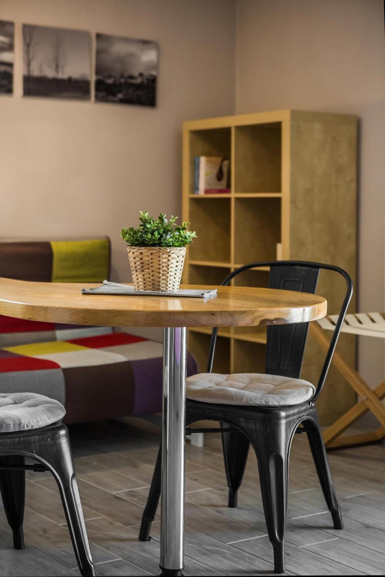 One-Bedroom Apartment - Photo 5
