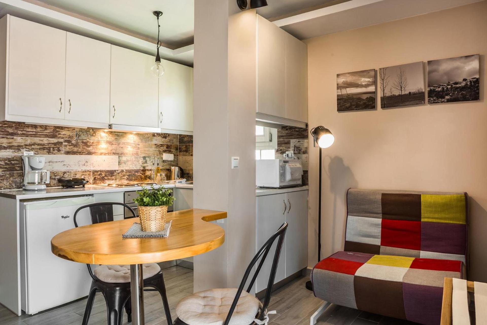 One-Bedroom Apartment - Photo 7